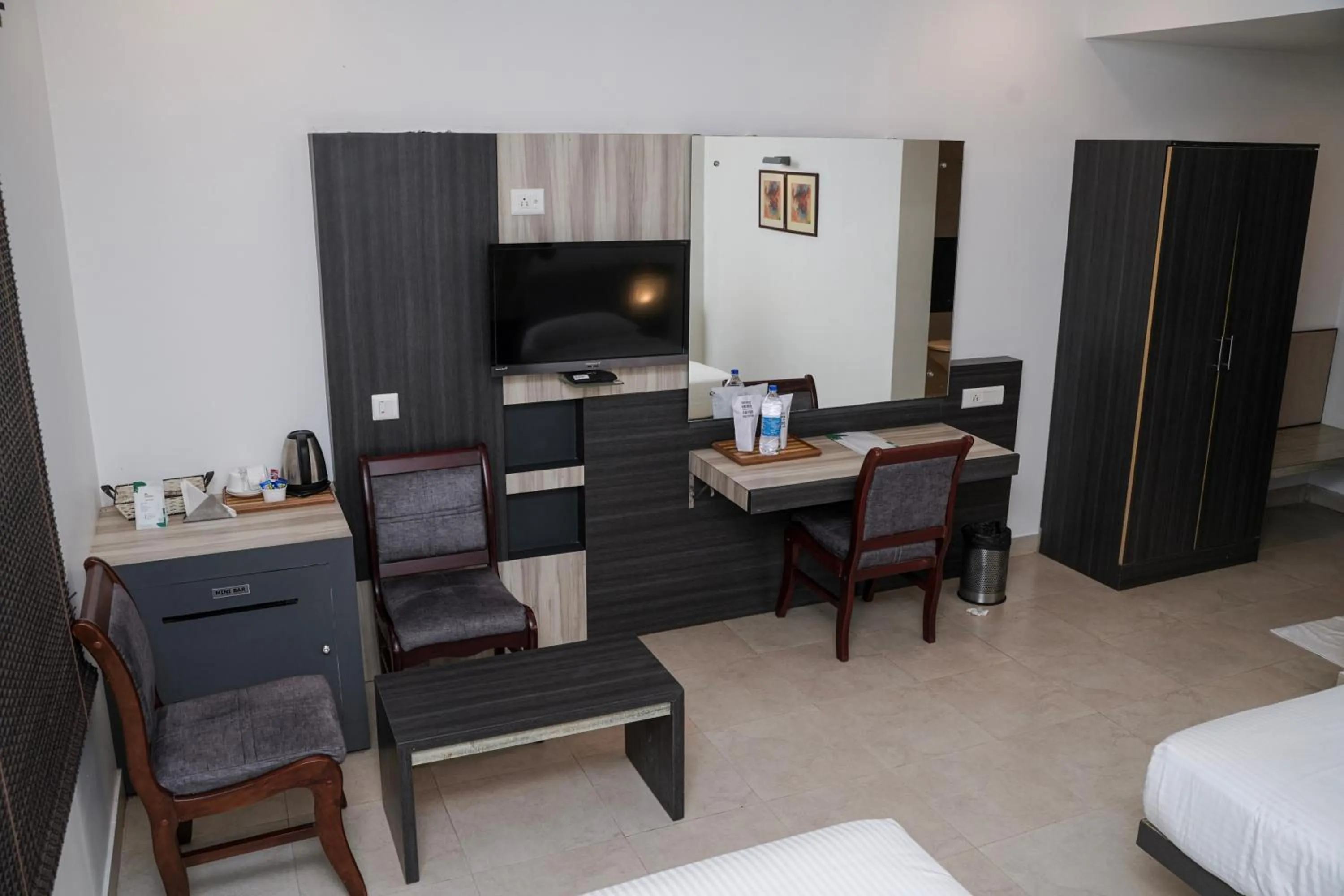 Property building, Bed in Hotel Palm shore