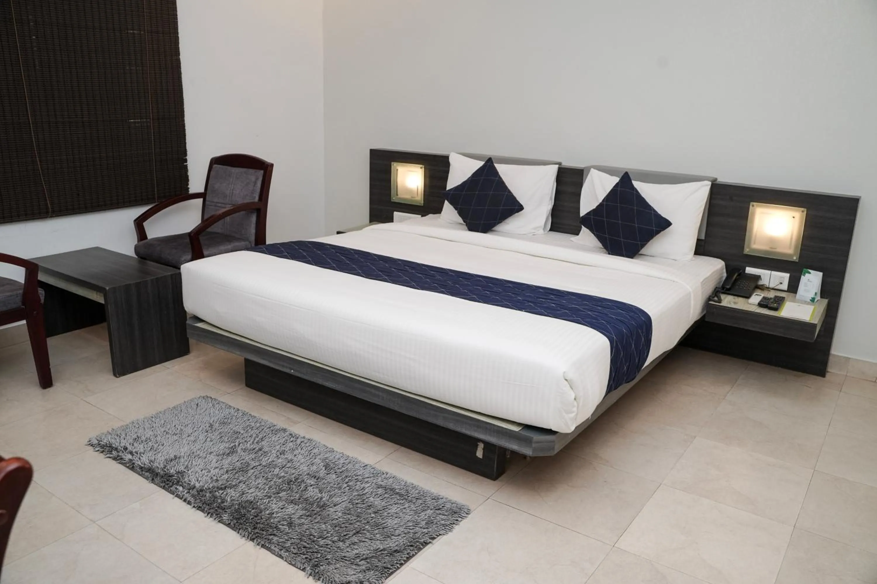 Bedroom, Bed in Hotel Palm shore