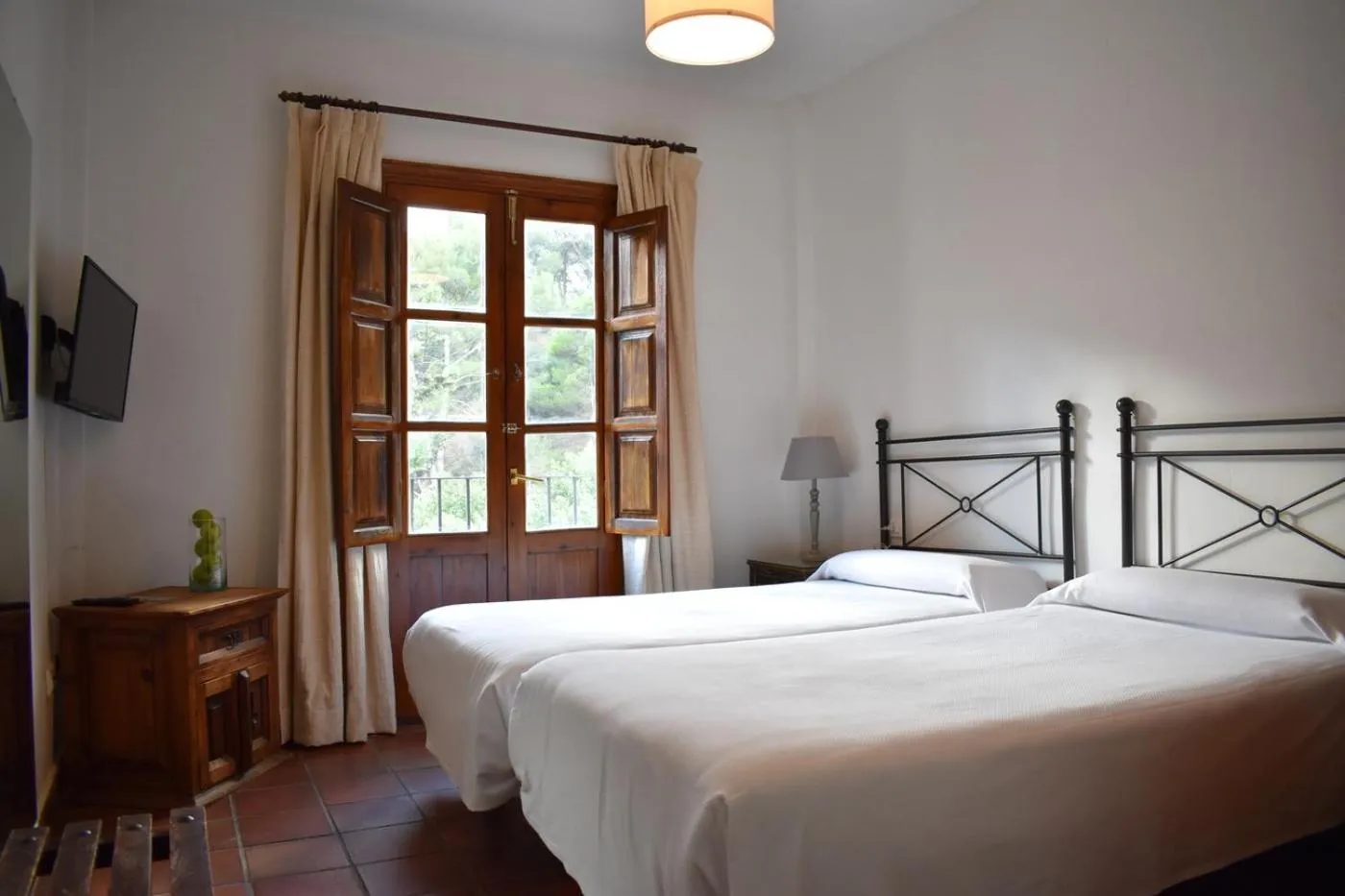 Bed in Hotel Humaina