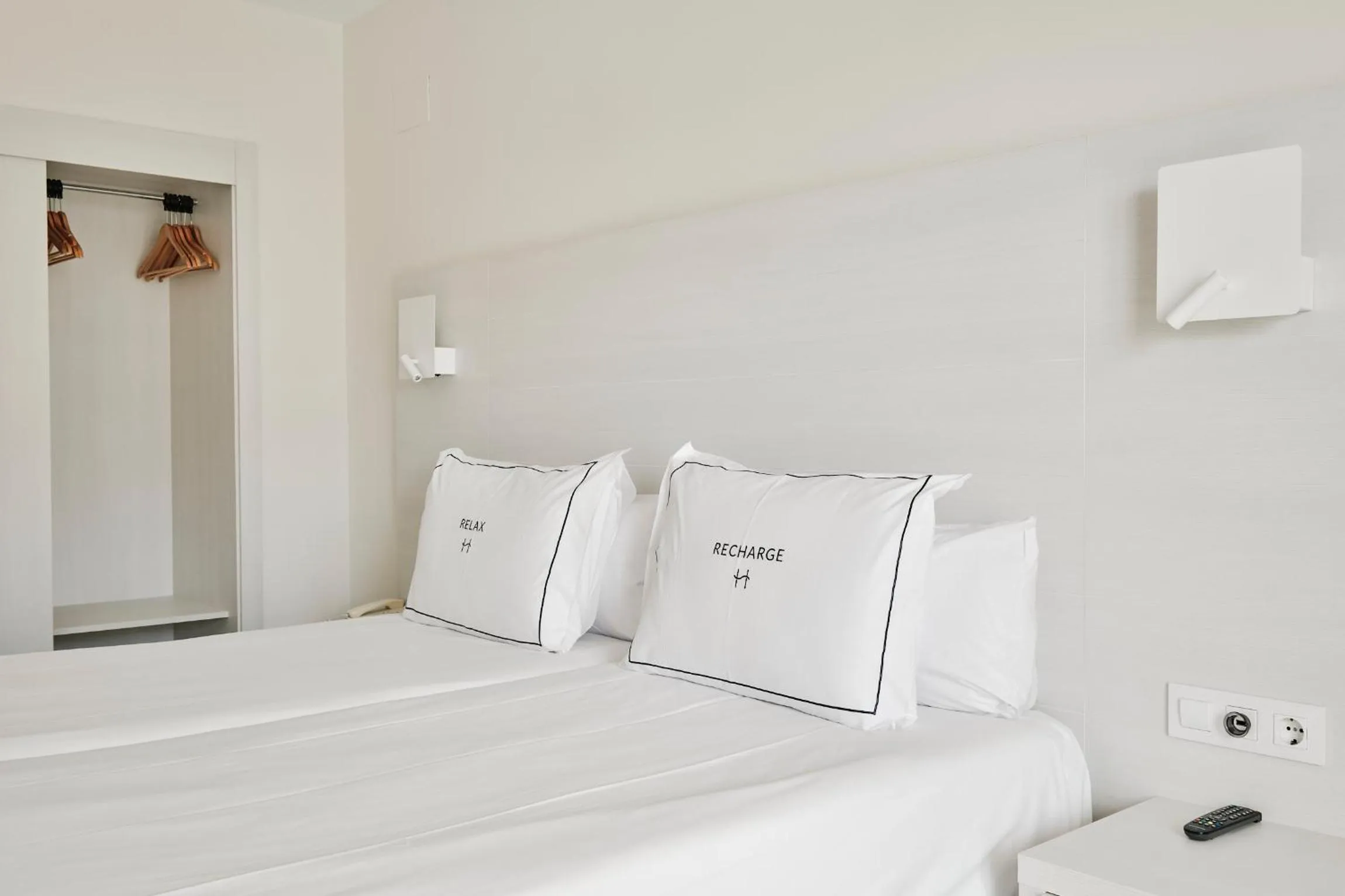 Bedroom, Bed in Helios Mallorca Hotel & Apartments