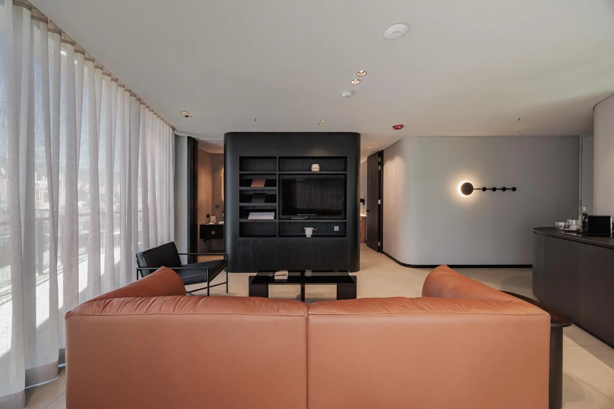 Communal lounge/ TV room in Seissta Medellín