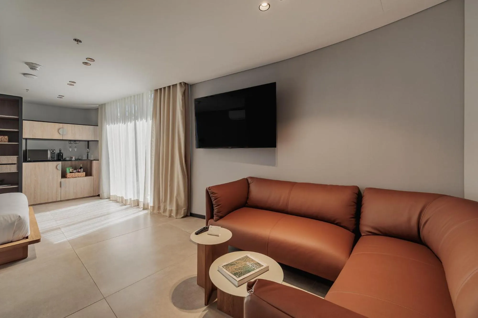 Communal lounge/ TV room in Seissta Medellín