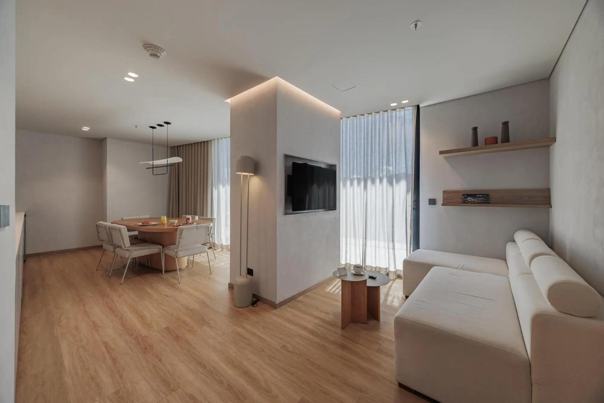 Communal lounge/ TV room in Seissta Medellín