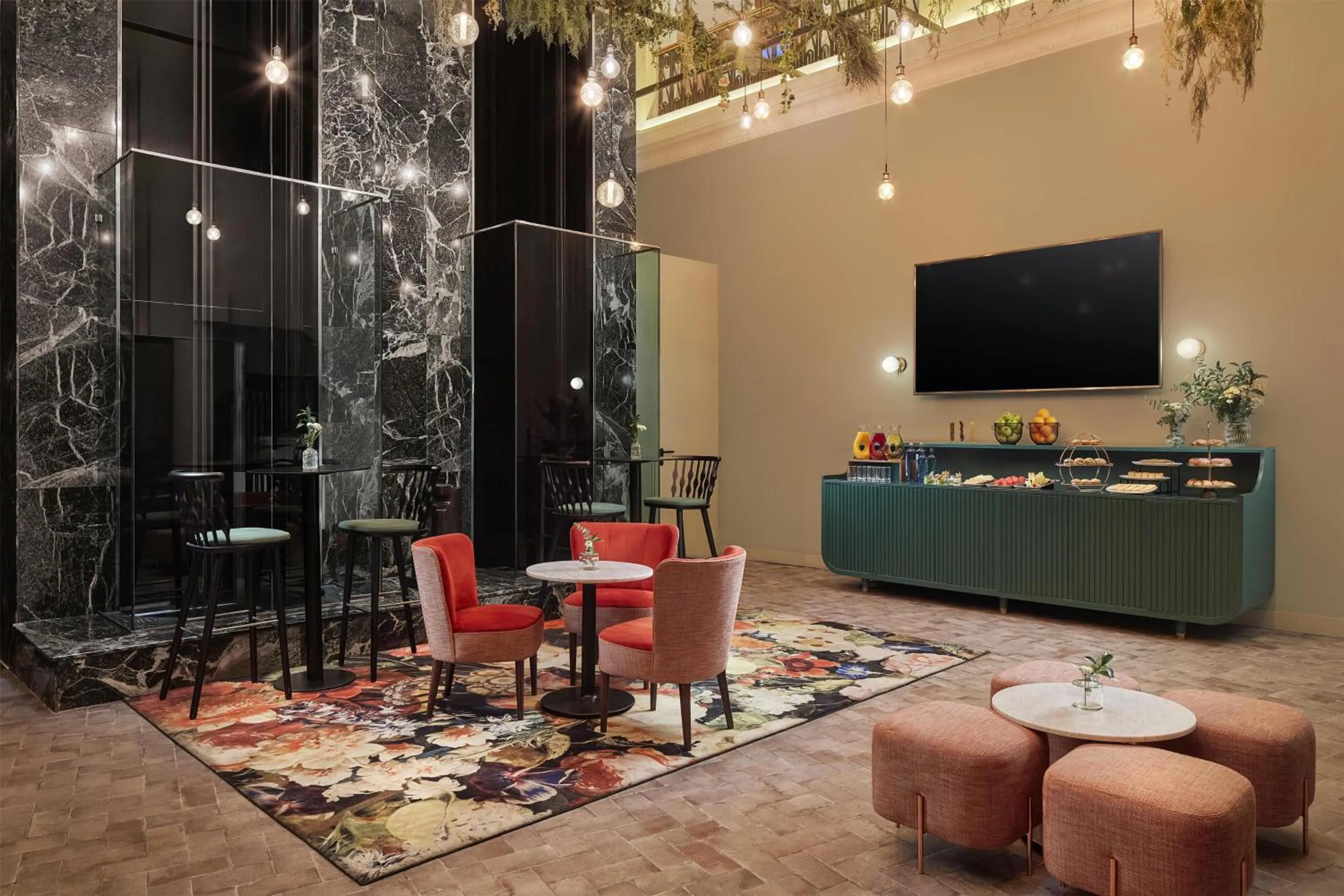 Lobby or reception in NH Madrid Nacional