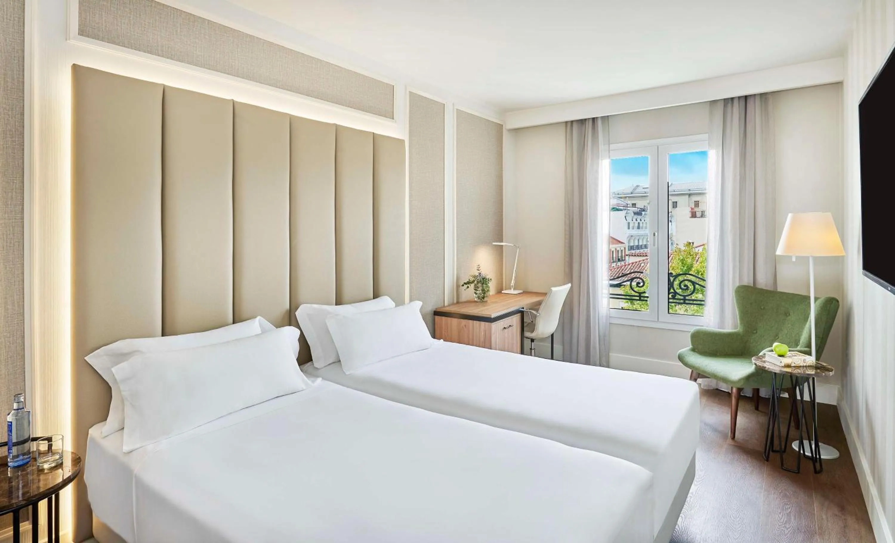 Superior Double Room with View in NH Madrid Nacional