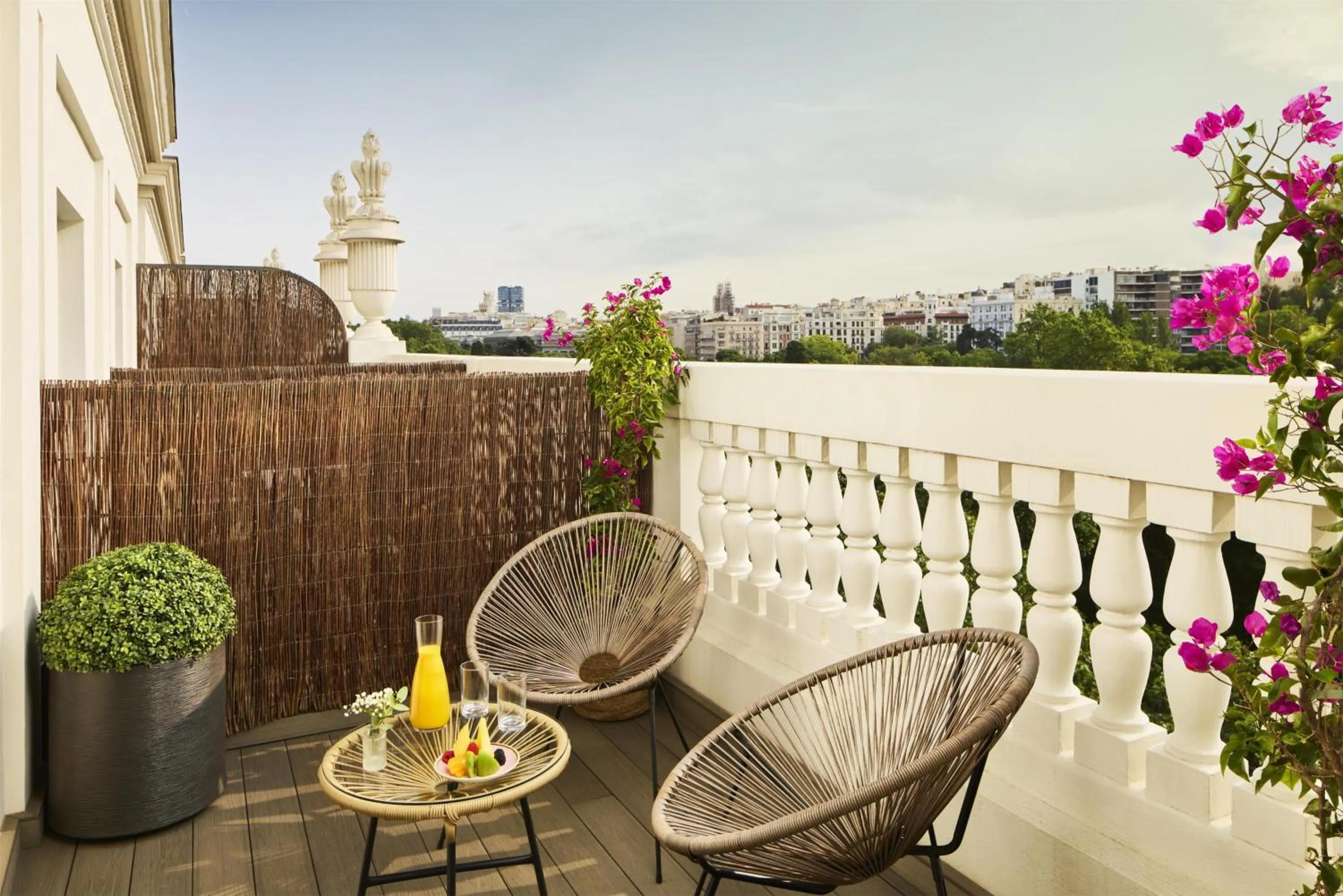 Photo of the whole room in NH Madrid Nacional