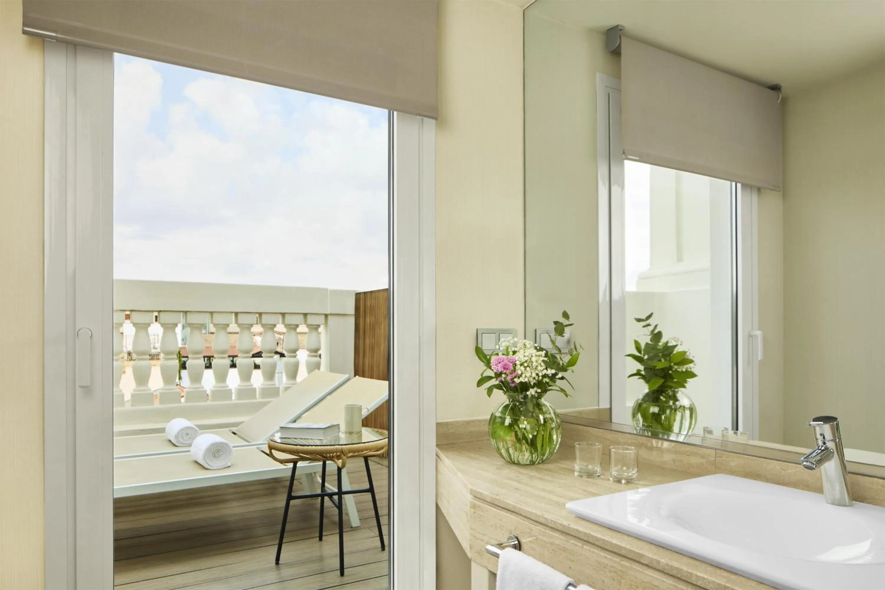 Bedroom in NH Madrid Nacional