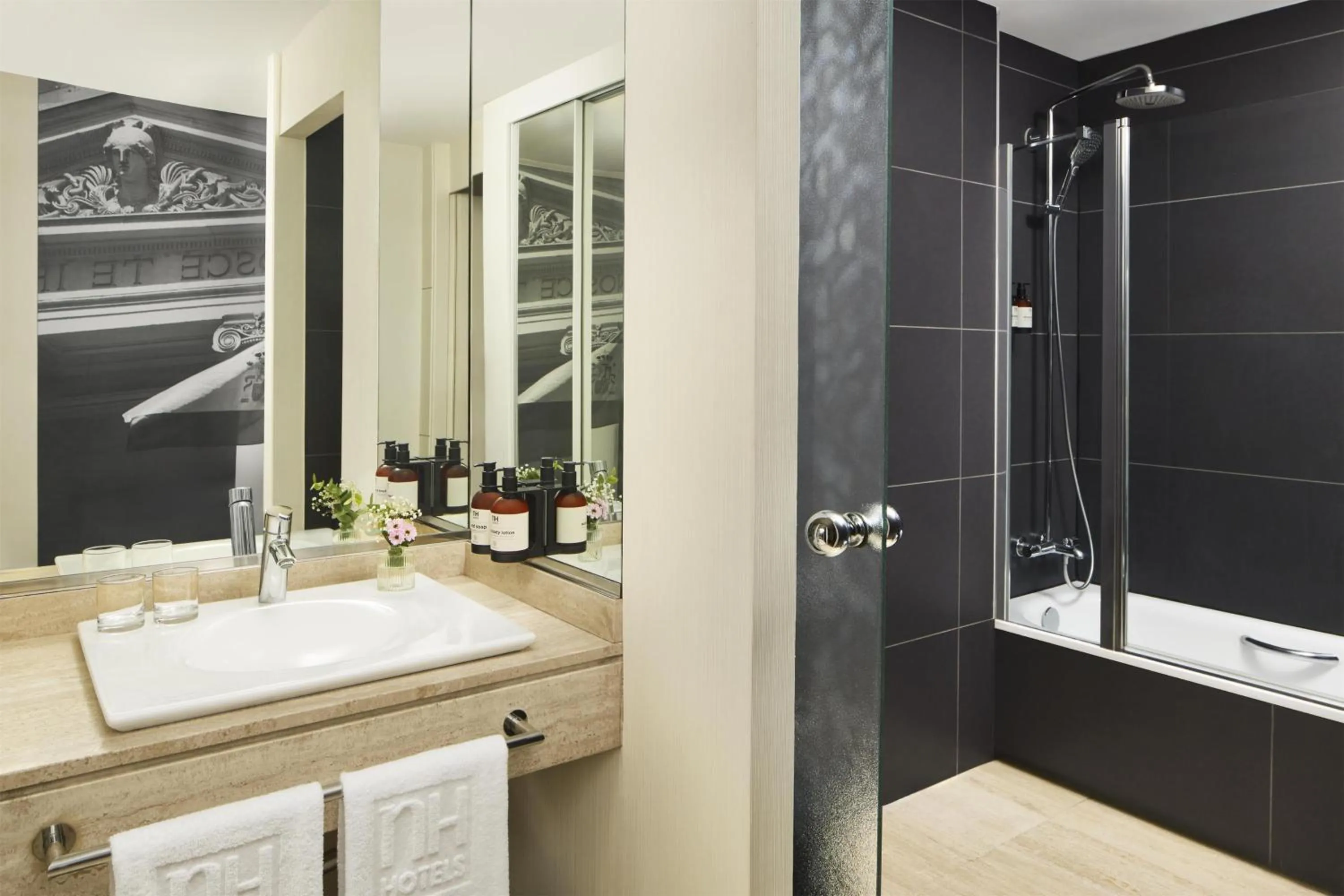 Bedroom in NH Madrid Nacional