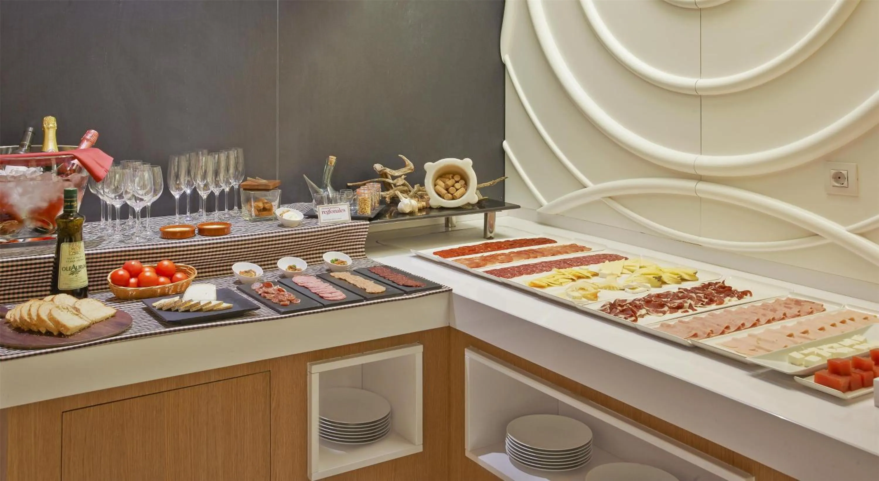 Restaurant/places to eat in NH Collection Barcelona Gran Hotel Calderon