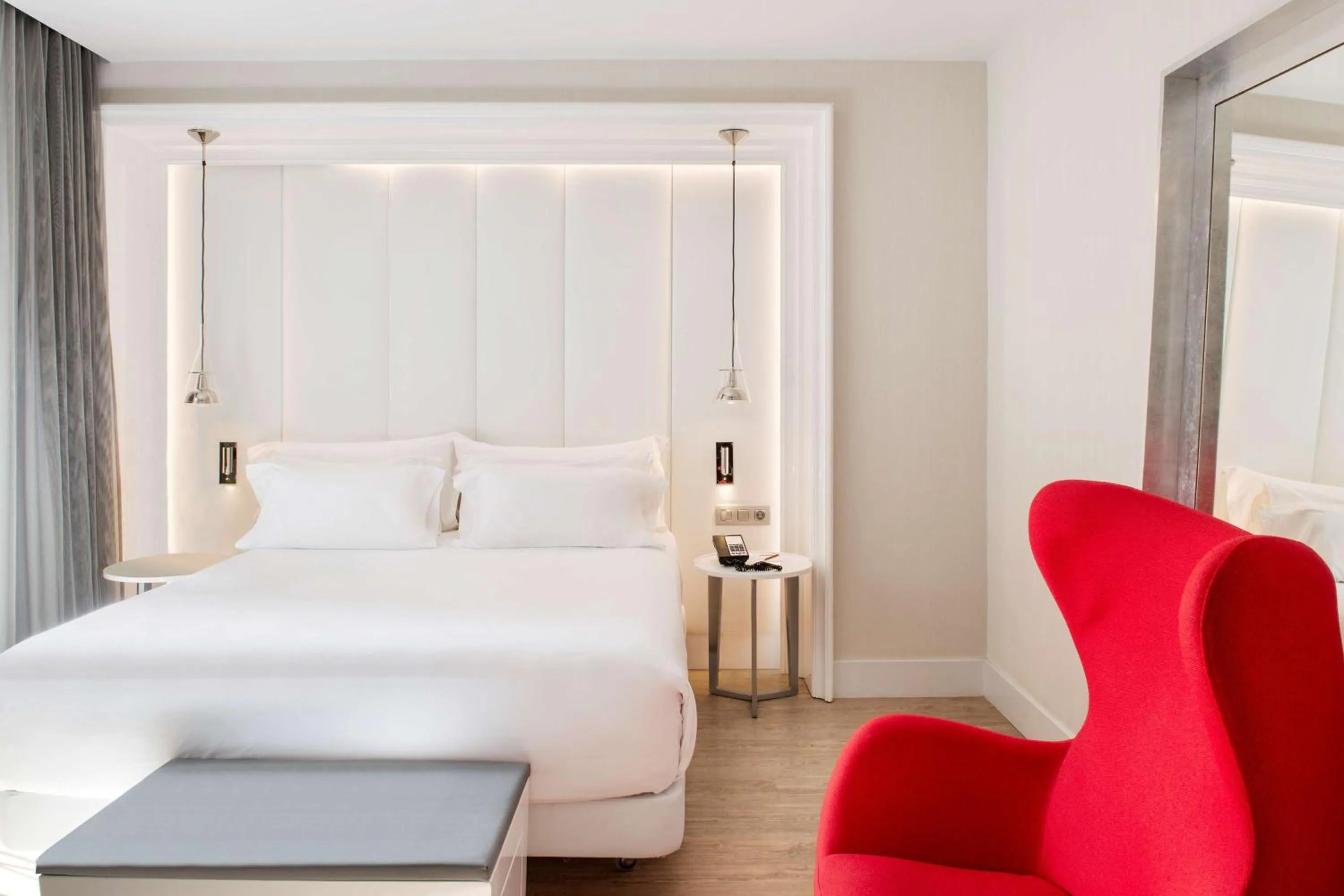 Bedroom, Bed in NH Collection Barcelona Gran Hotel Calderon