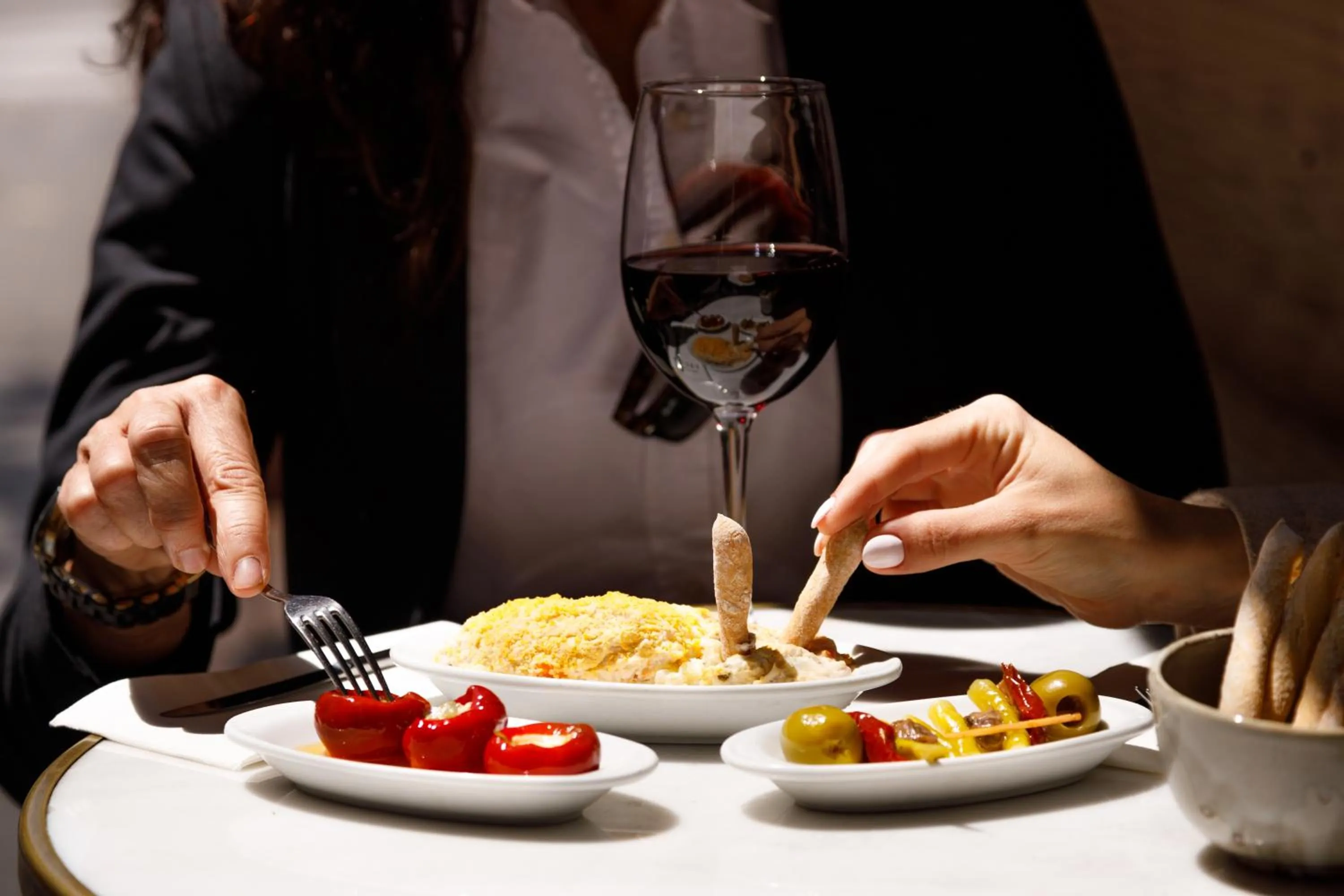 Food and drinks in Aparthotel Mariano Cubi Barcelona