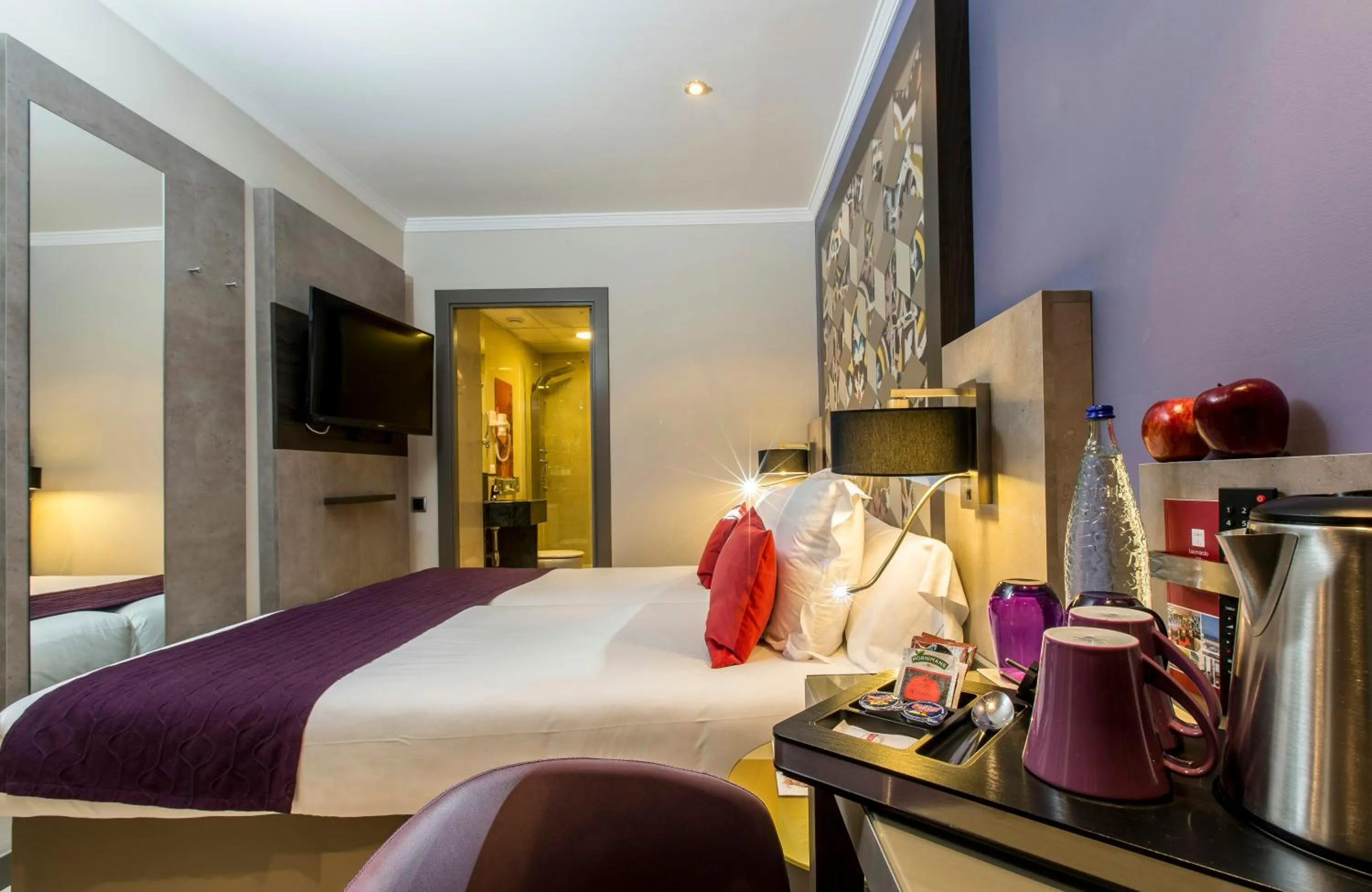 Photo of the whole room, Bed in Leonardo Hotel Barcelona Las Ramblas