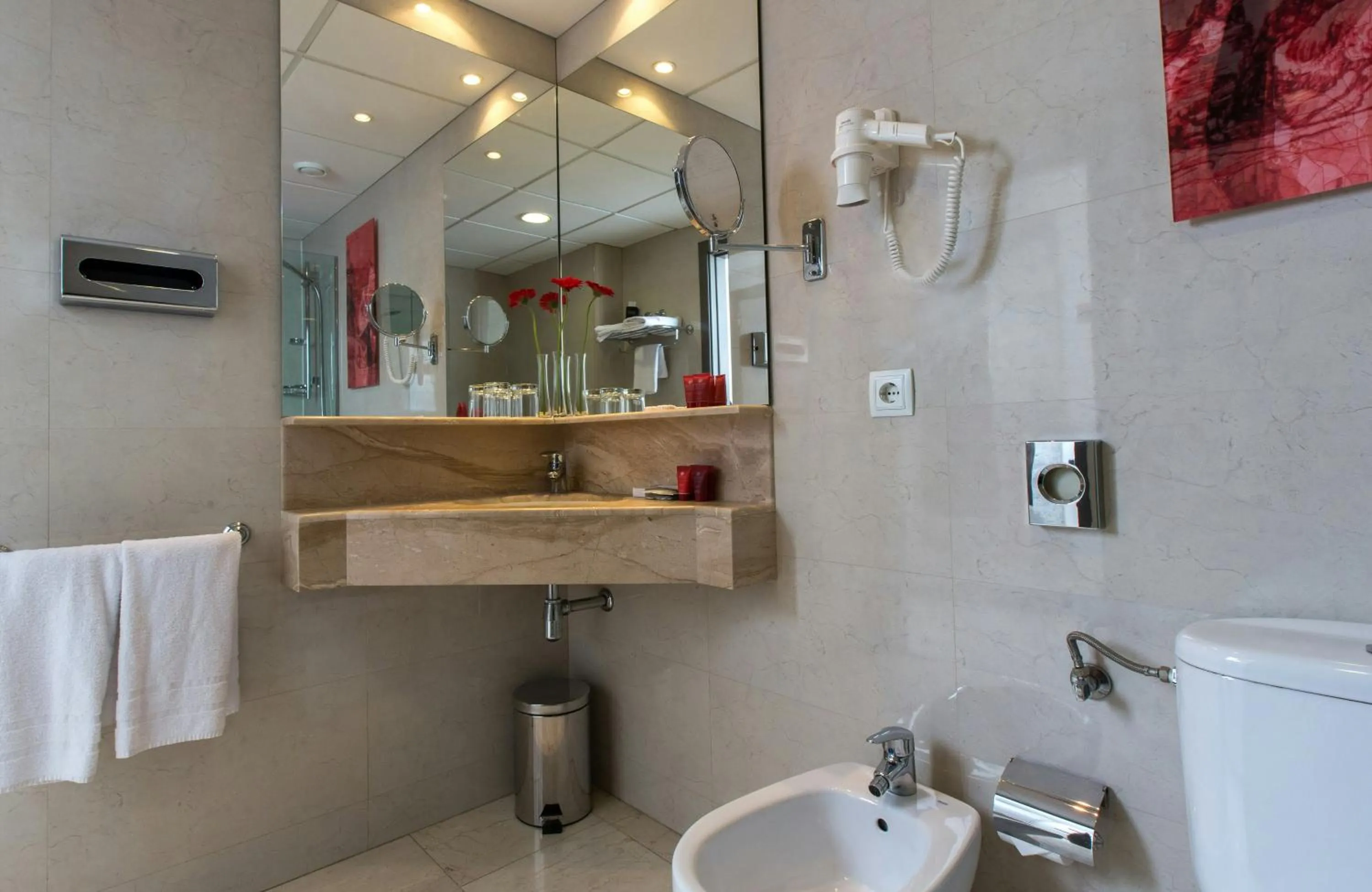 Bathroom in Leonardo Hotel Barcelona Las Ramblas