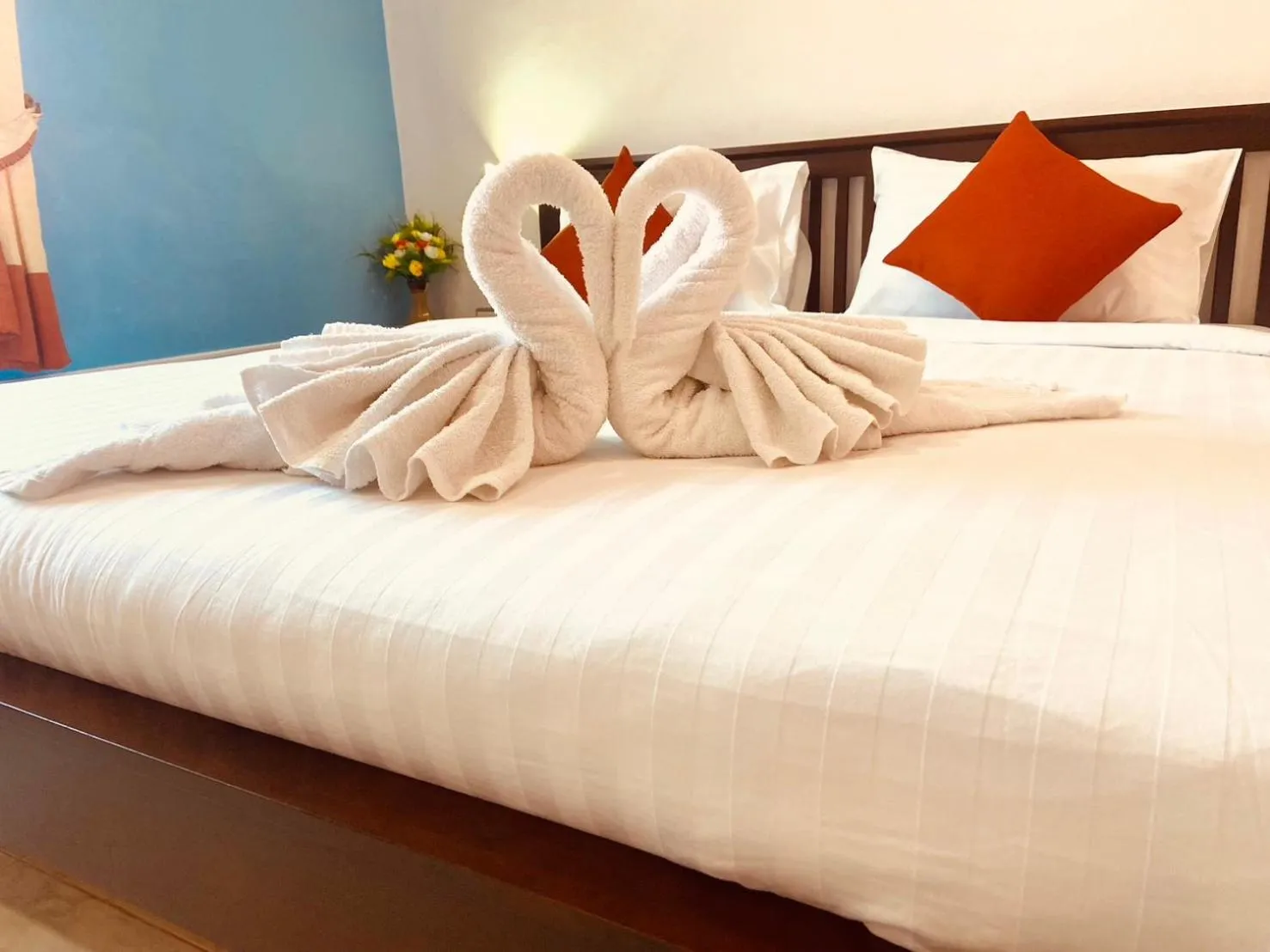 Standard Double Room with Fan in Lanta Grand House