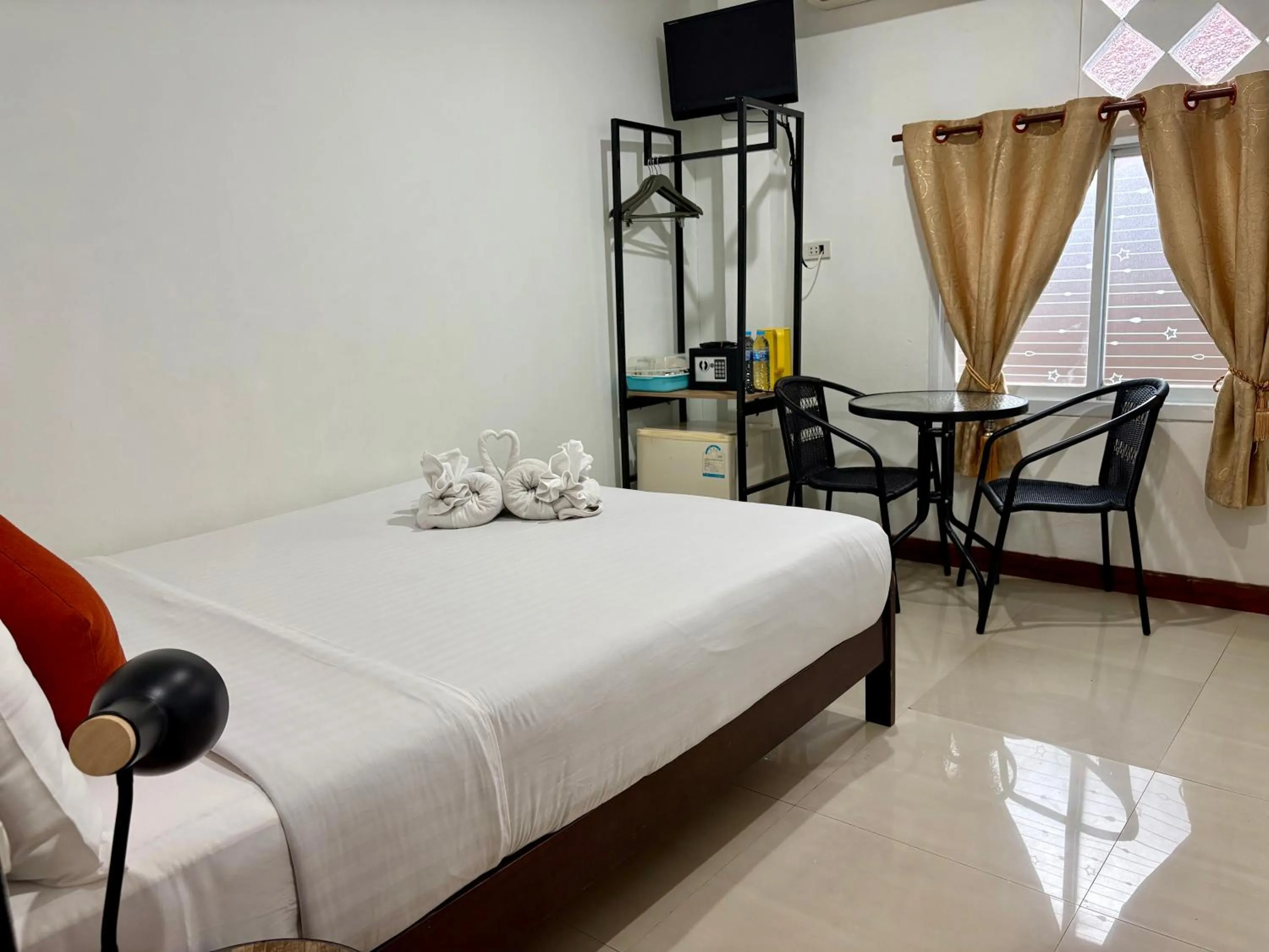 Photo of the whole room, Bed in Lanta Grand House
