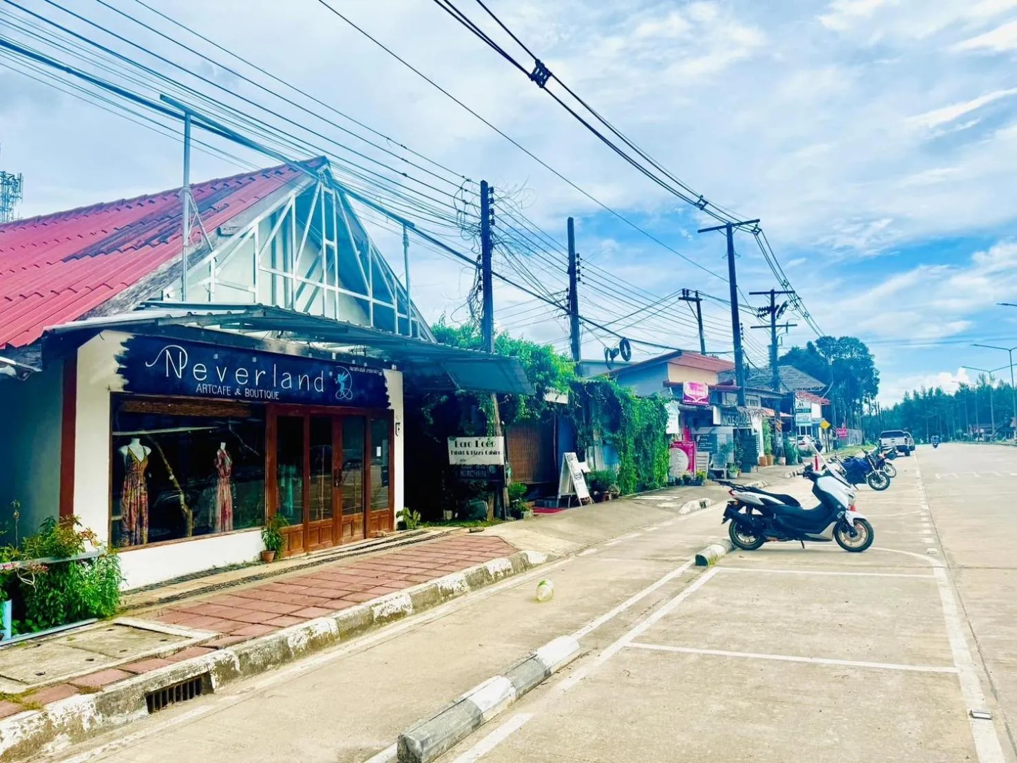 Area and facilities in Lanta Grand House