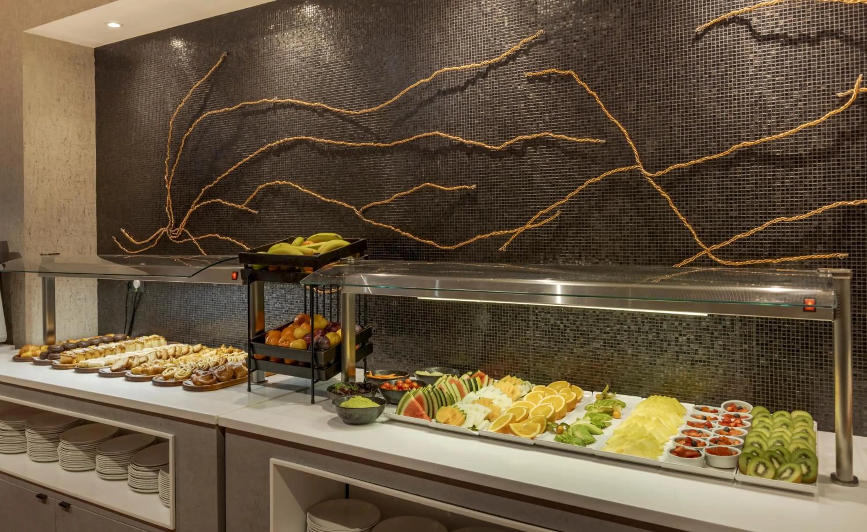 Buffet breakfast in Ilunion Pio XII