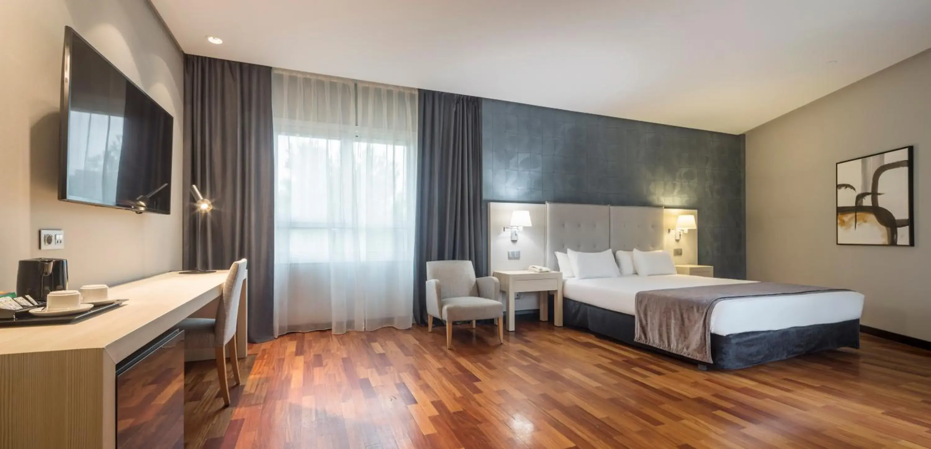 Superior Double or Twin Room in Ilunion Pio XII Superior Double or Twin Room in Ilunion Pio XII