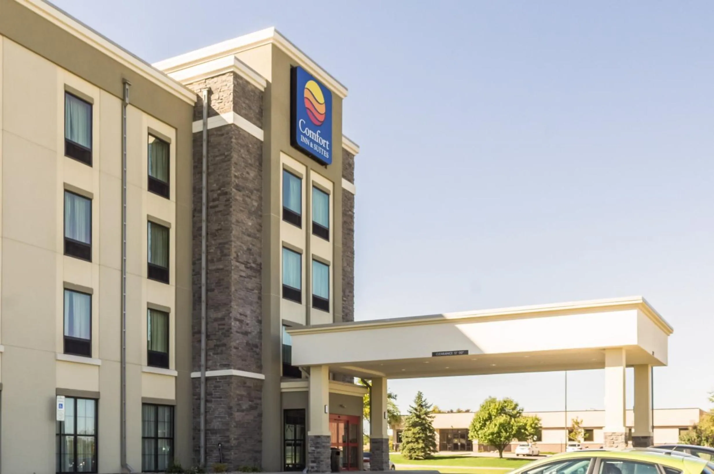 Facade/entrance in Comfort Inn & Suites Avera Southwest