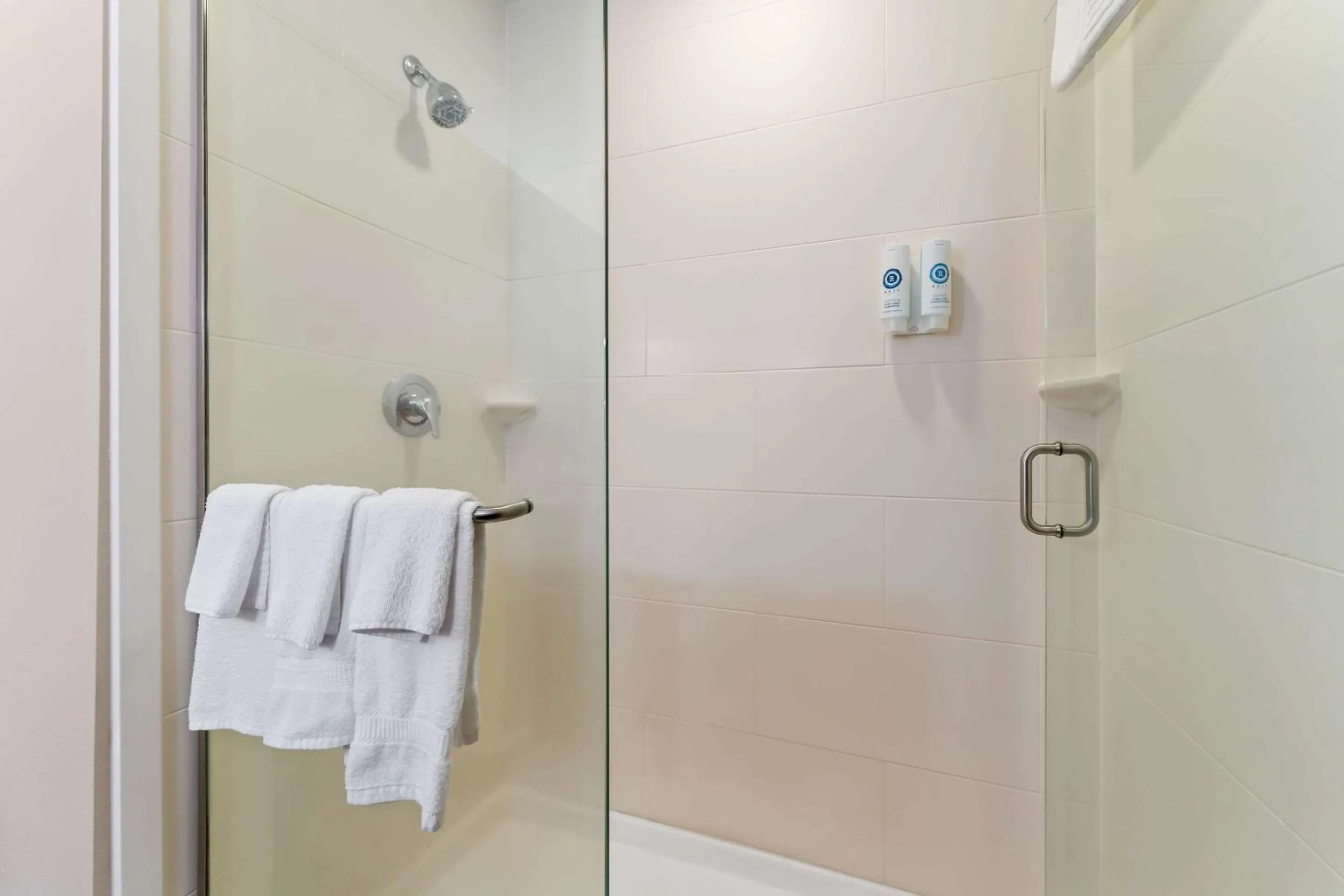 Bedroom in Comfort Inn & Suites Avera Southwest