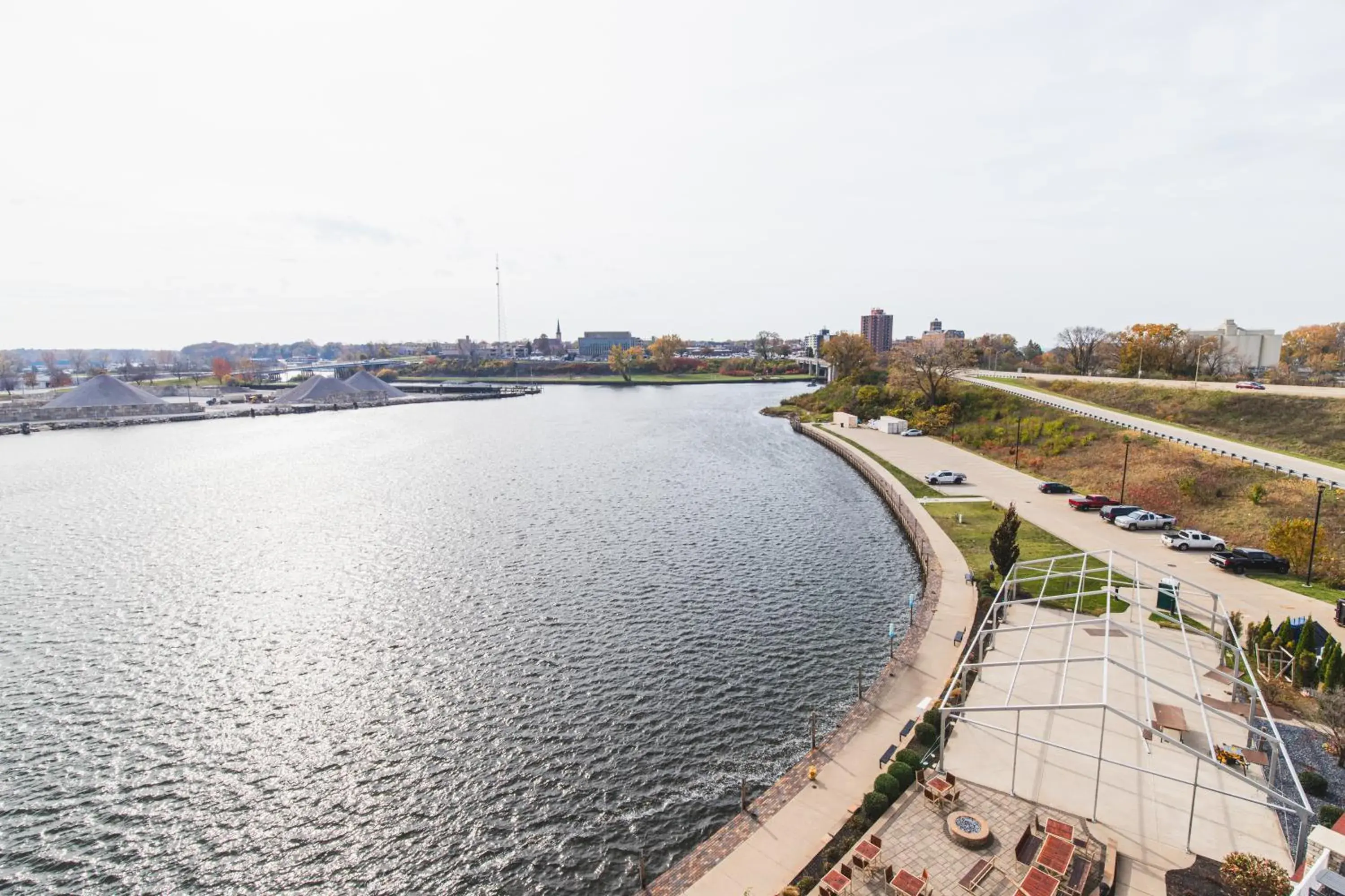 Executive King Room in The Inn at Harbor Shores Executive King Room in The Inn at Harbor Shores