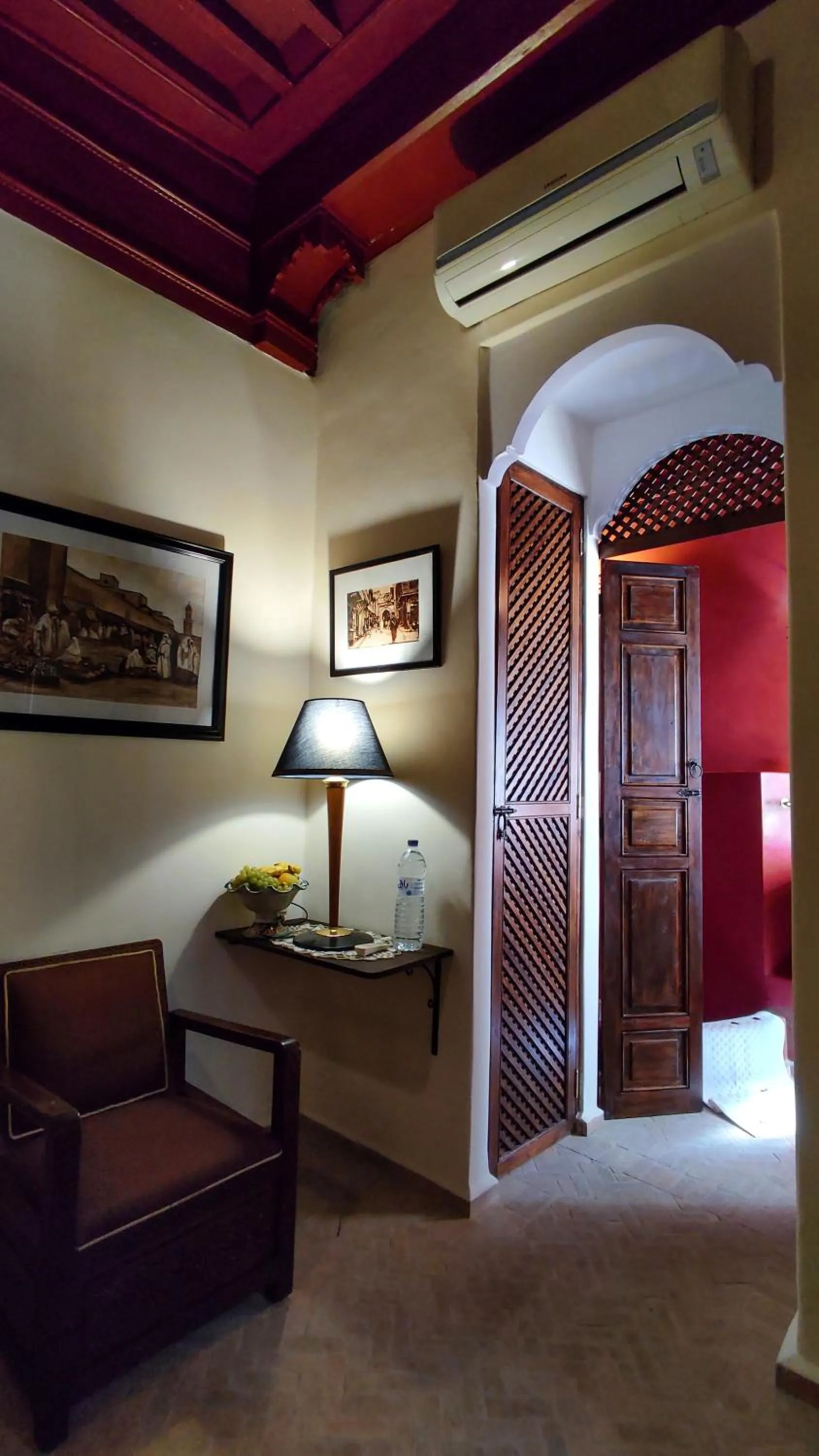 Photo of the whole room, Bed in RIAD DAR En-Nawat