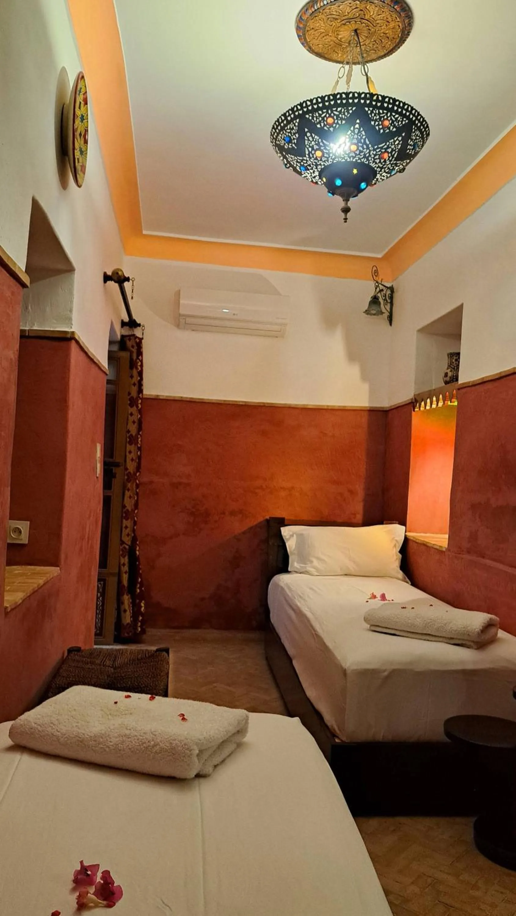 Bed in RIAD DAR En-Nawat