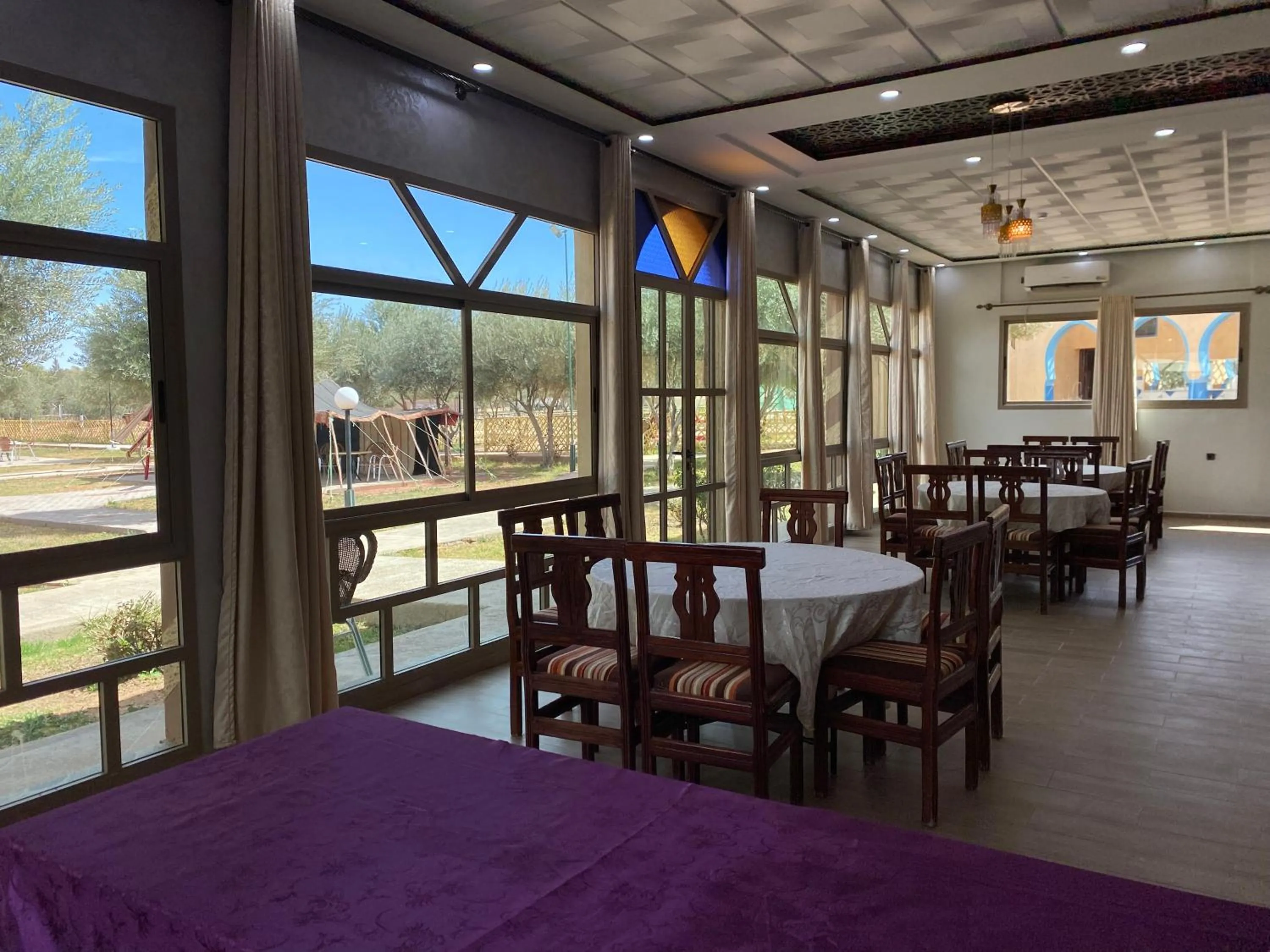 Restaurant/places to eat in IGHIZ INN resort