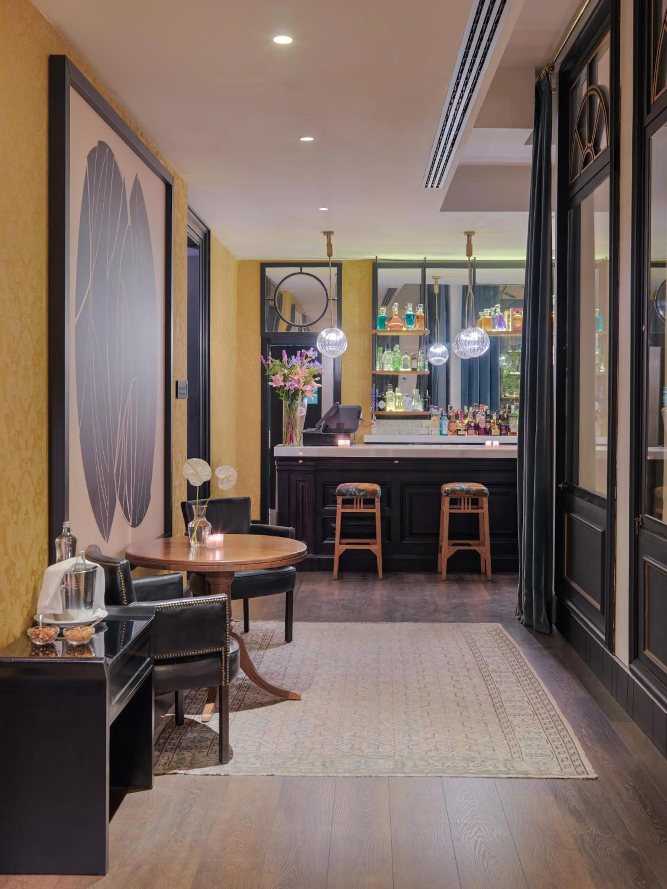 Lounge or bar in Boutique Hotel H10 Catalunya Plaza