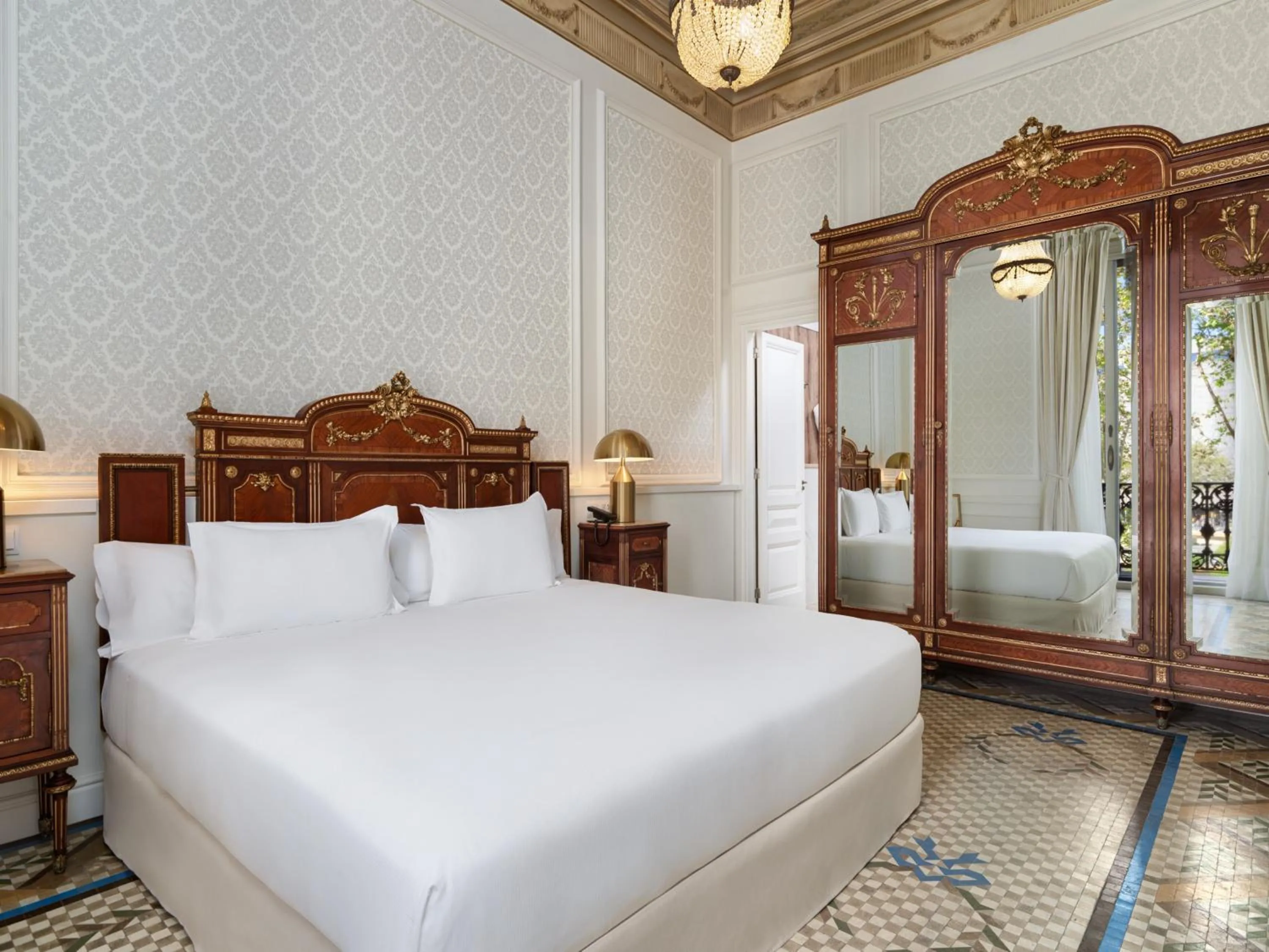 Bed in Boutique Hotel H10 Catalunya Plaza