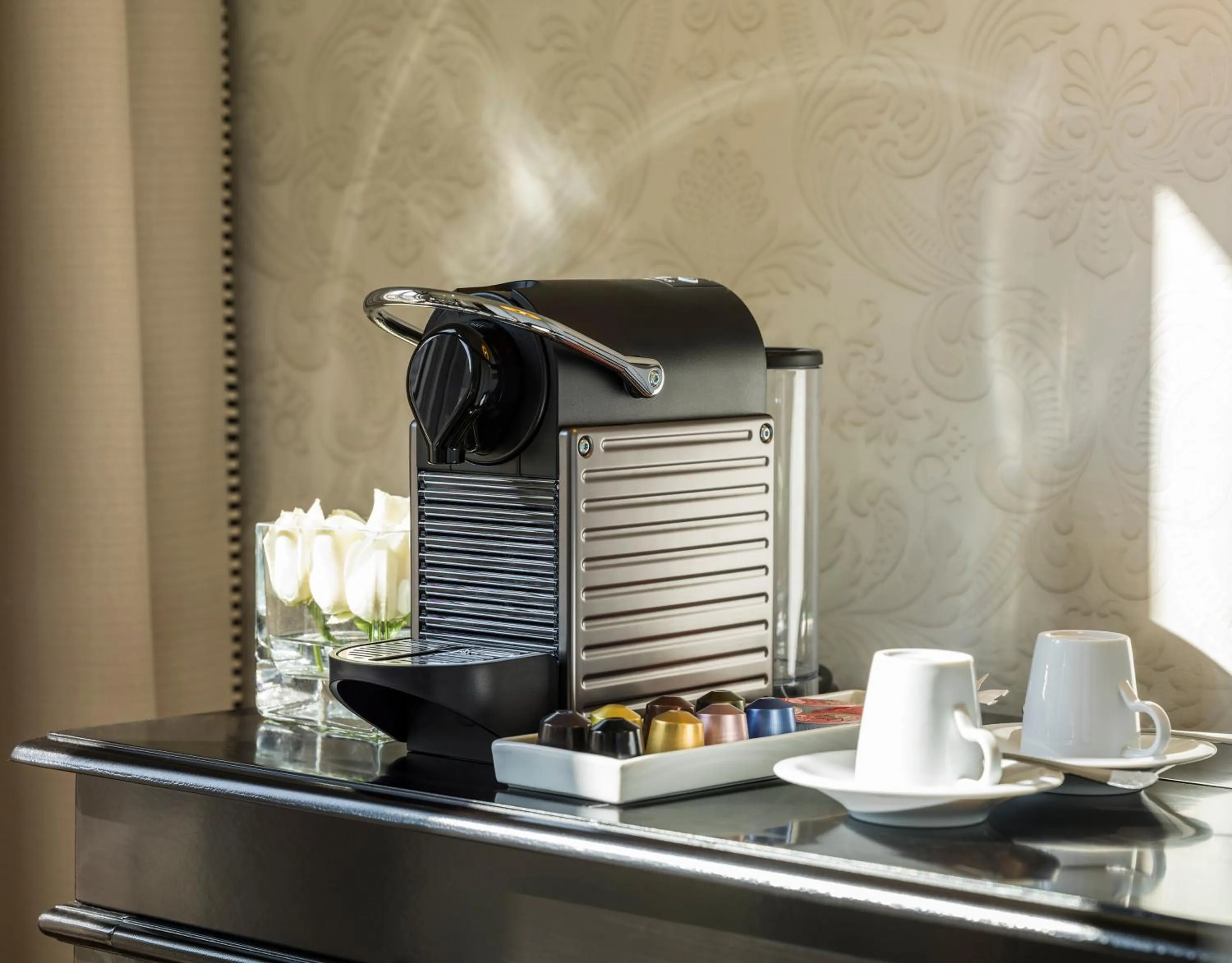 Coffee/tea facilities in Boutique Hotel H10 Catalunya Plaza
