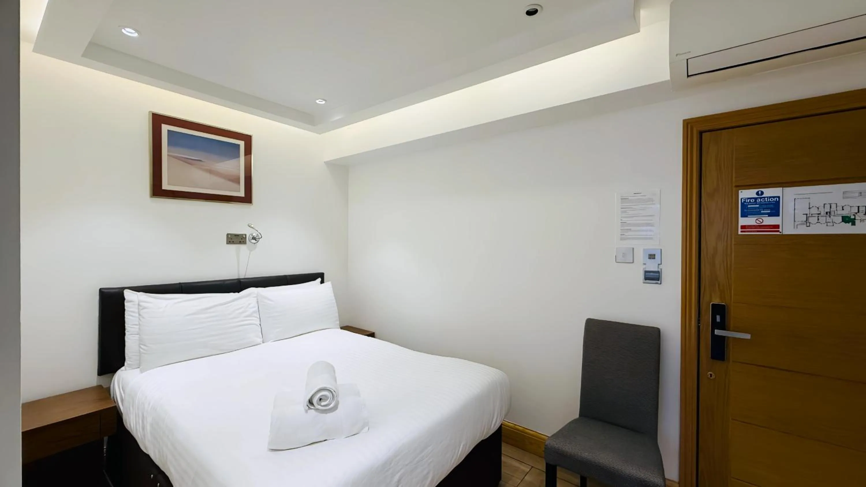 Bed in Osborne Aparthotel