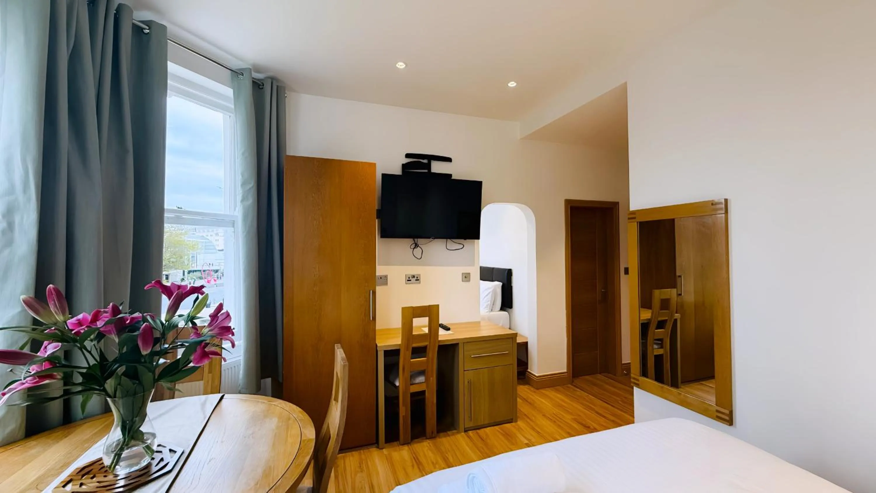 Bed in Osborne Aparthotel