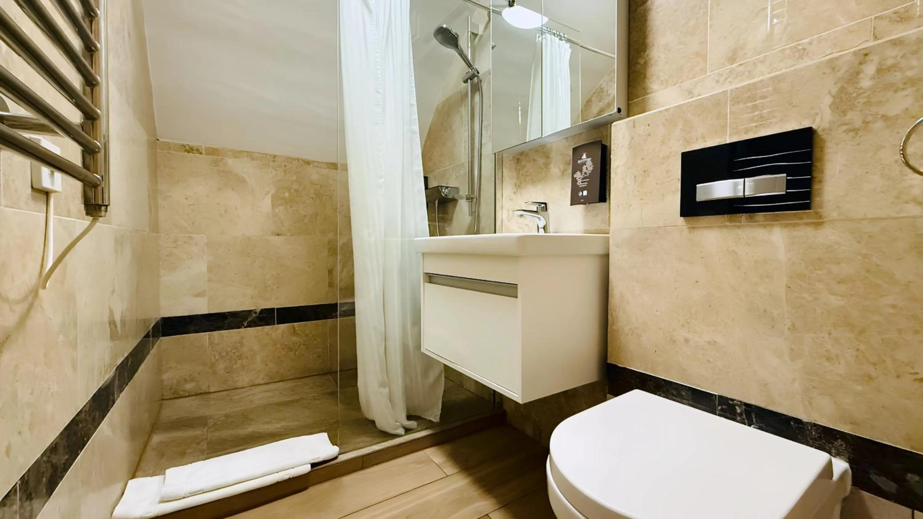 Bathroom in Osborne Aparthotel