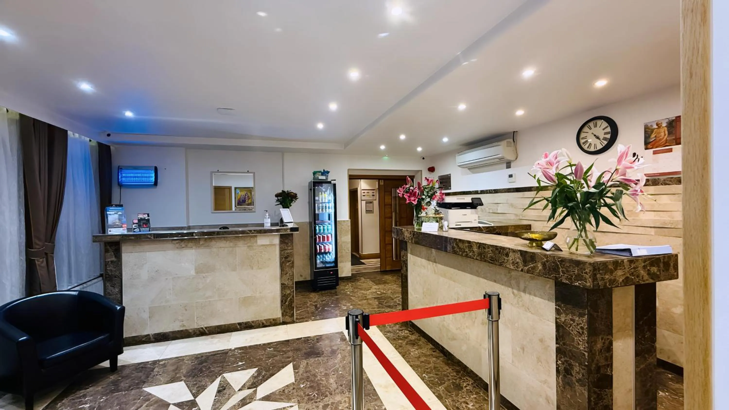 Lobby or reception in Osborne Aparthotel