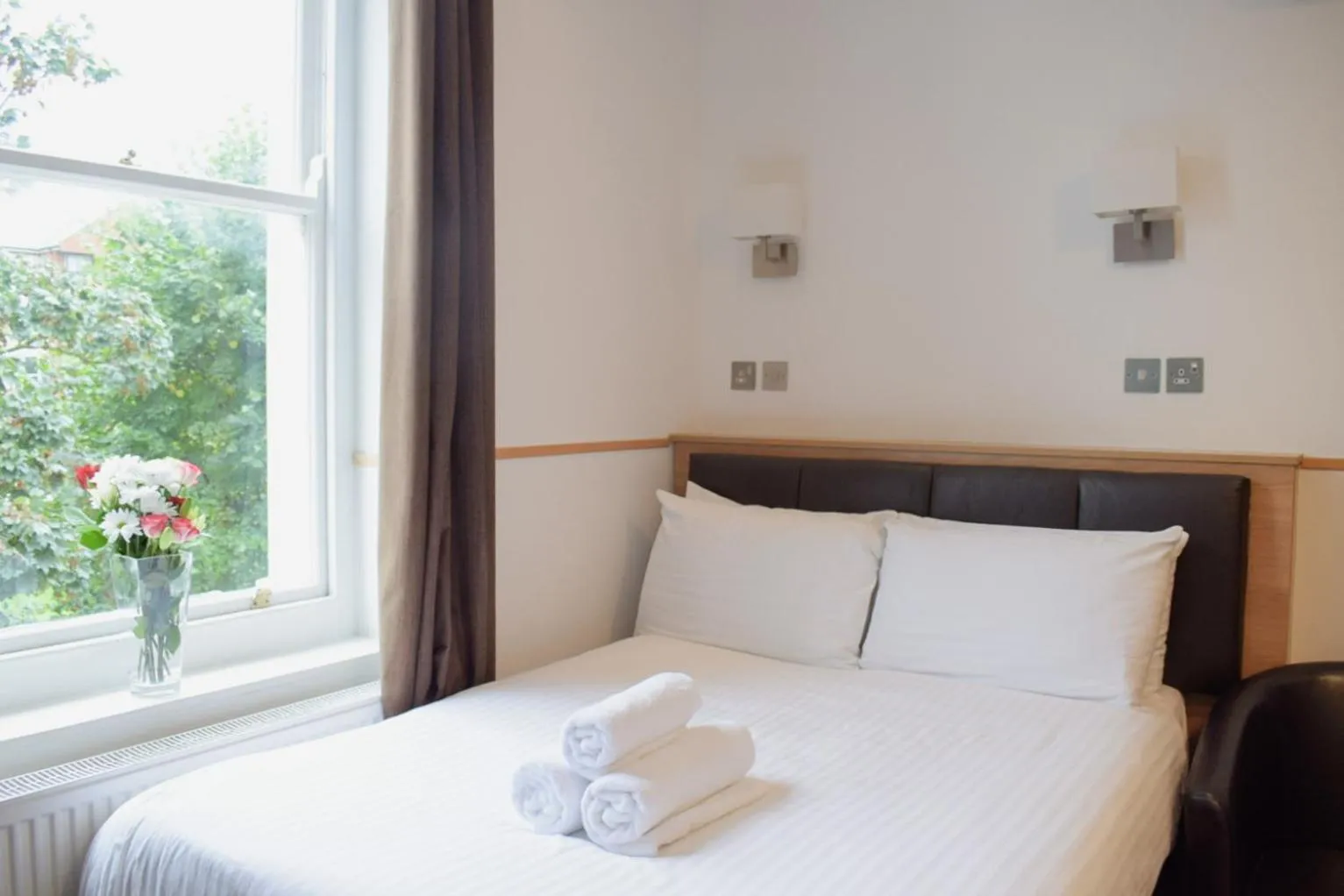 Bed in Osborne Aparthotel