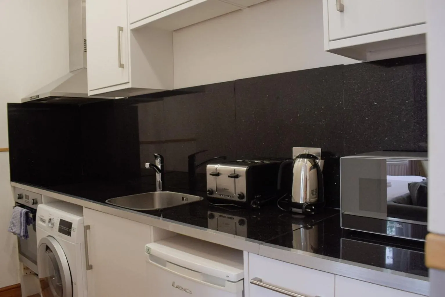 Kitchen or kitchenette in Osborne Aparthotel