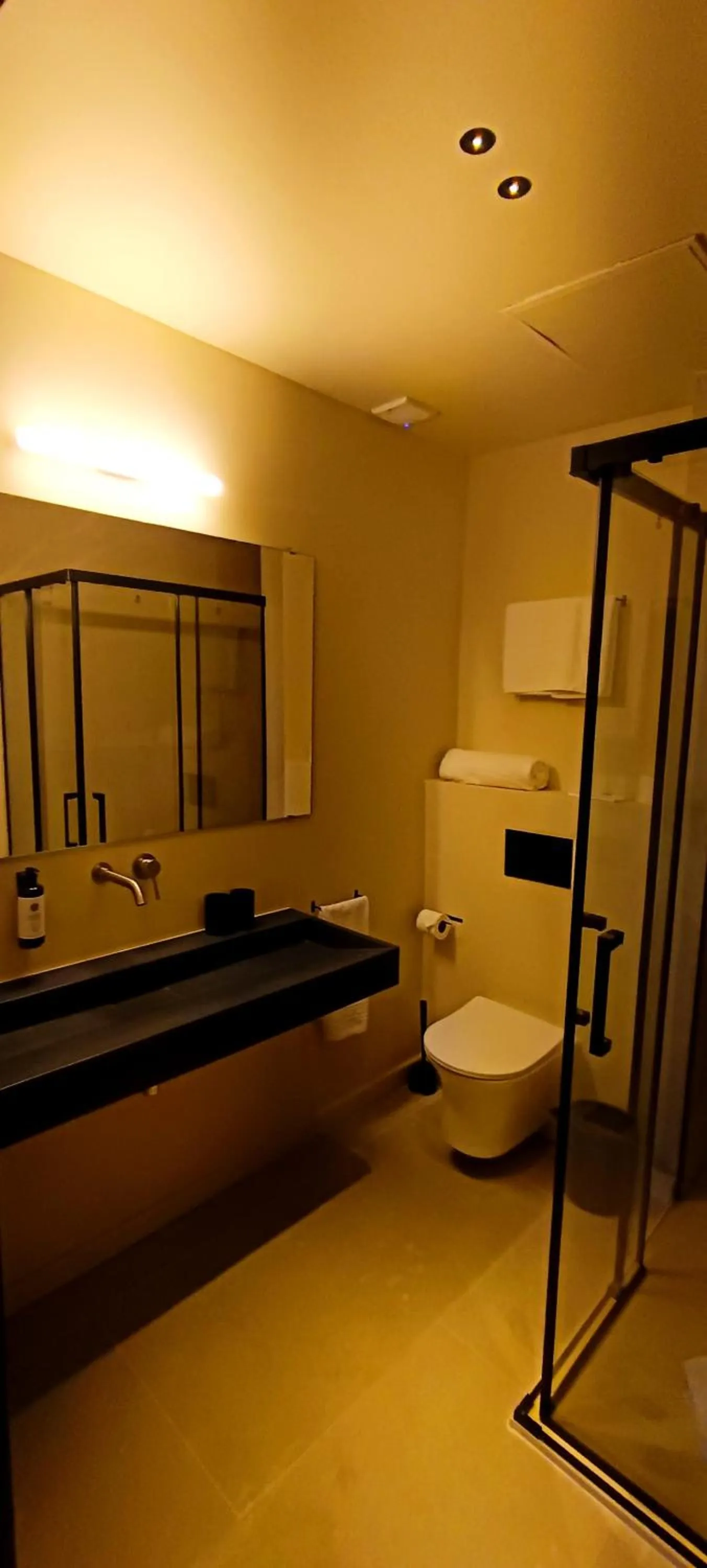 Bathroom in Senator Barcelona Apartments