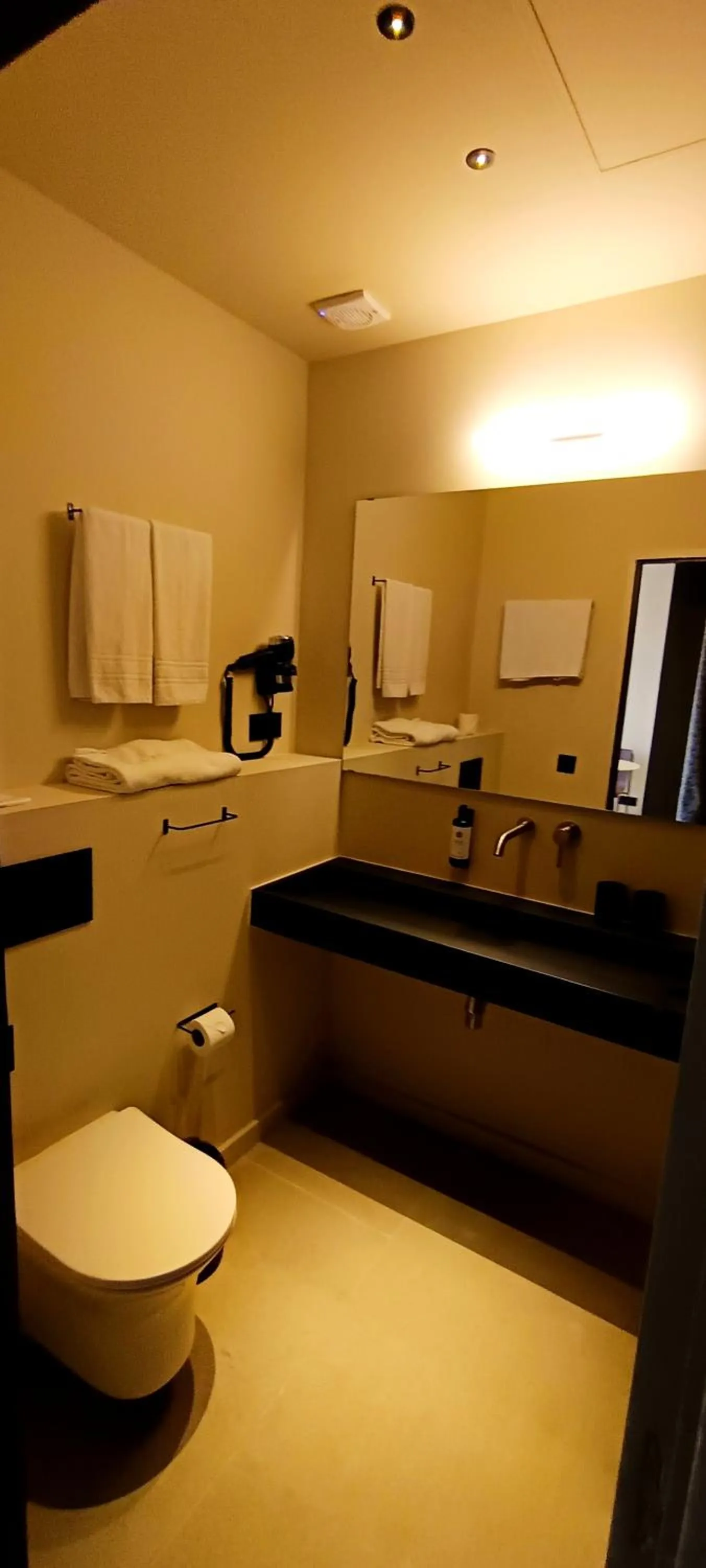 Bathroom in Senator Barcelona Apartments