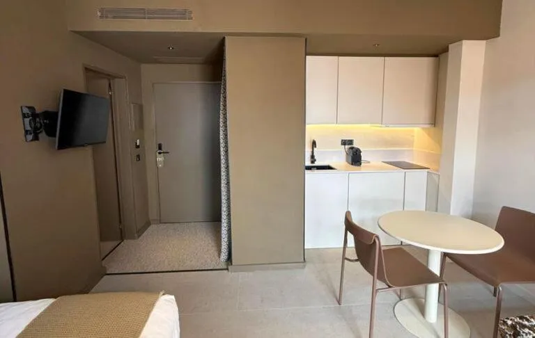 kitchen in Senator Barcelona Apartments