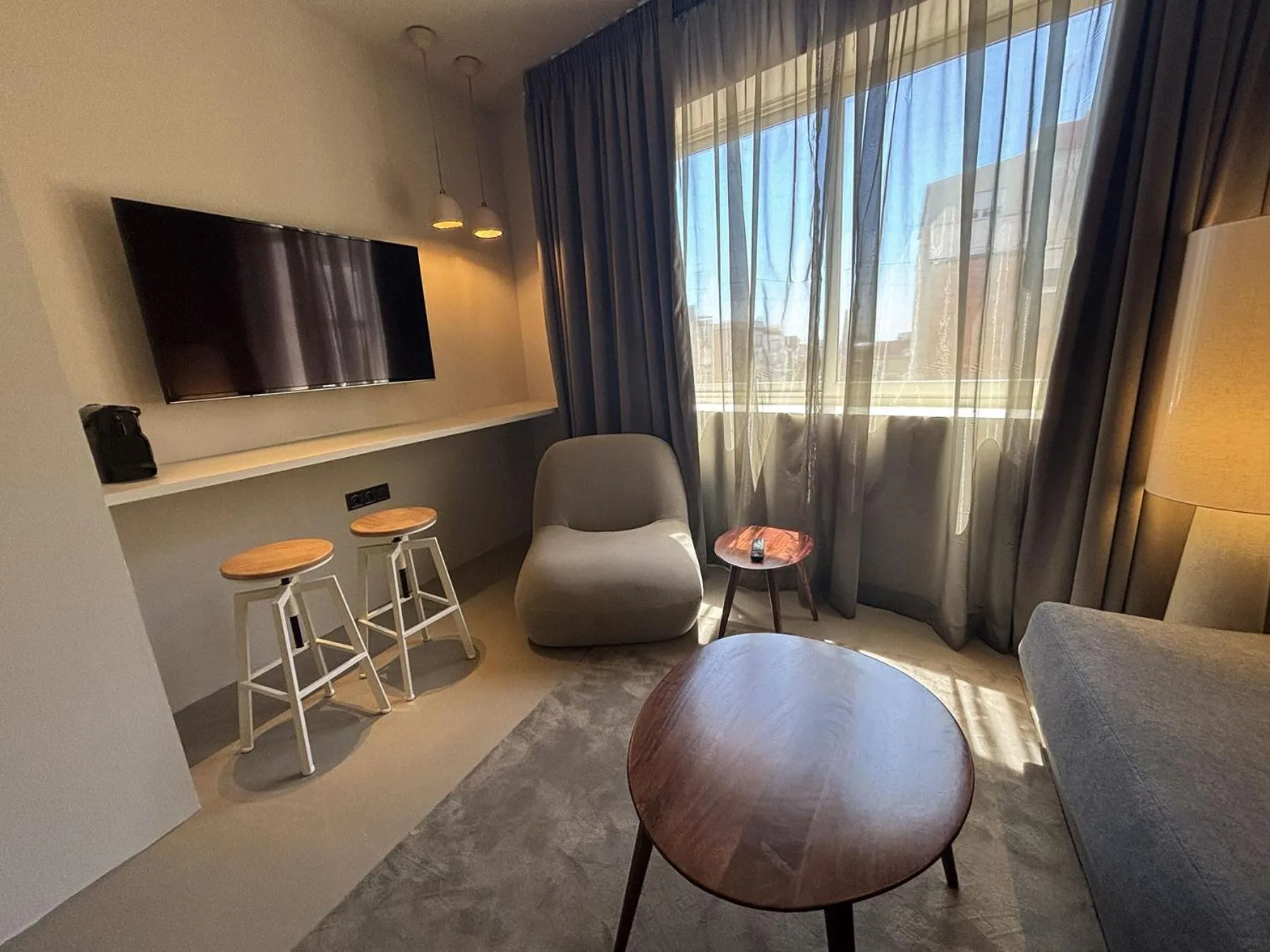 Seating area in Senator Barcelona Apartments