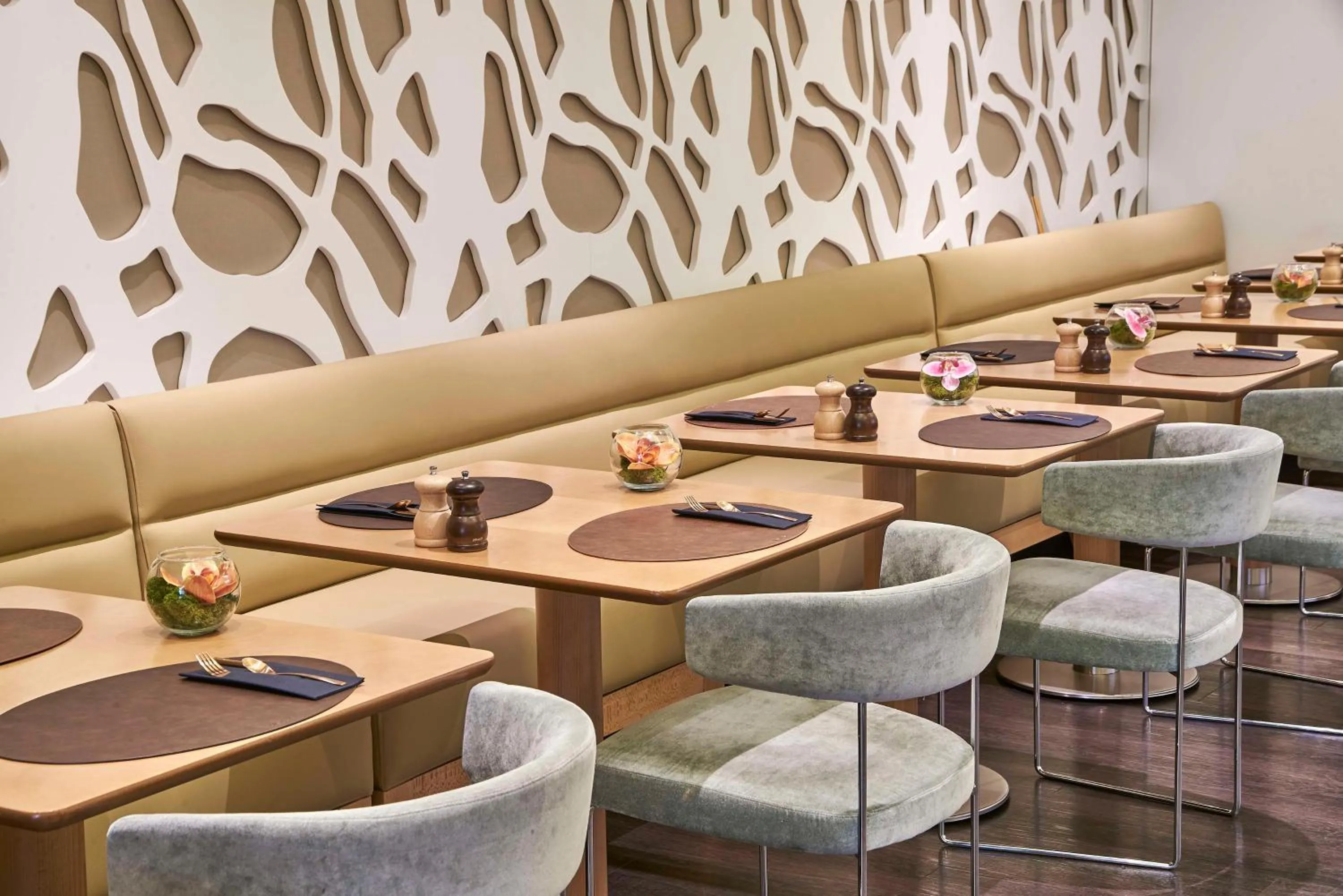 Restaurant/places to eat in NH Collection Madrid Colón