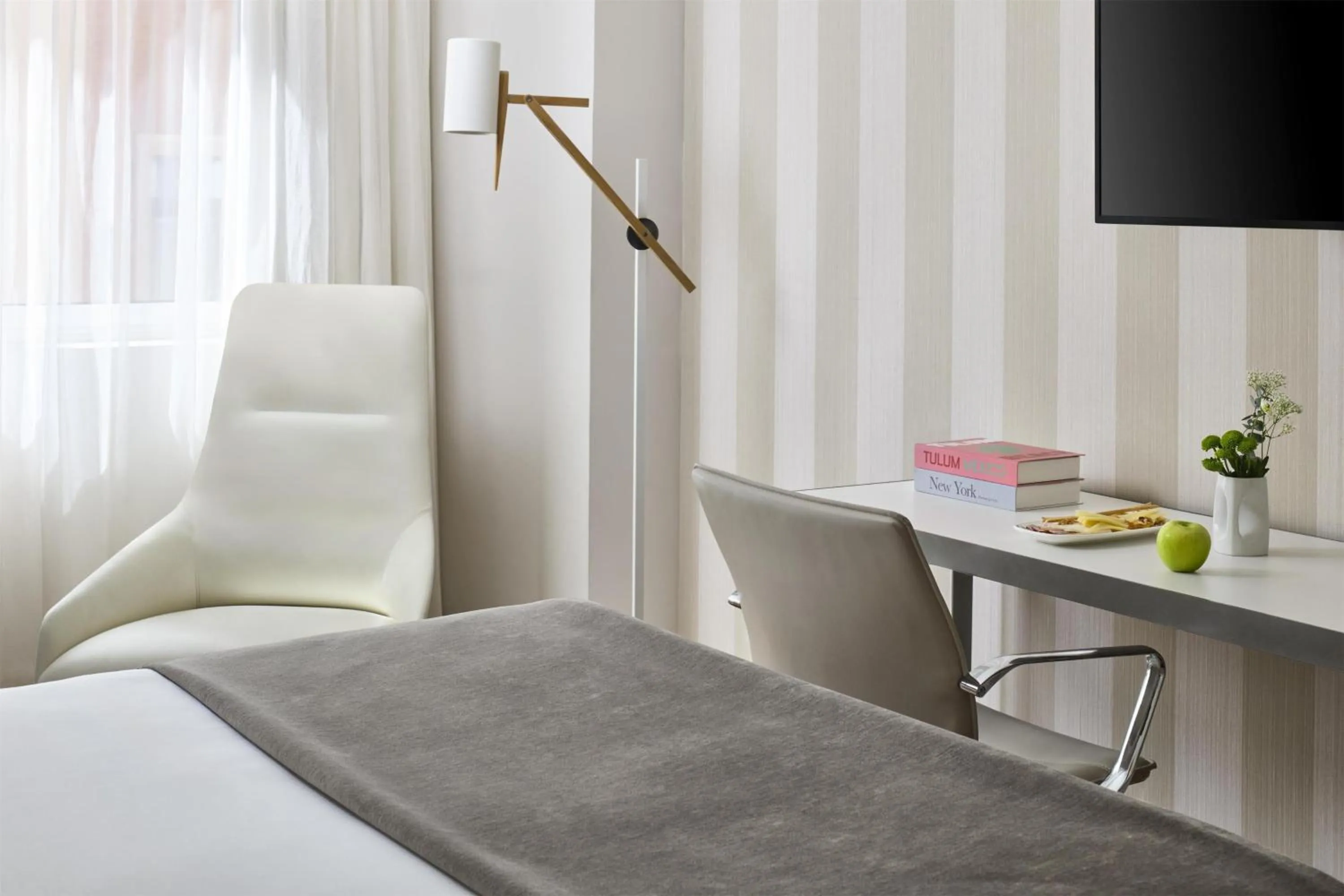 Bedroom, Bed in NH Collection Madrid Colón