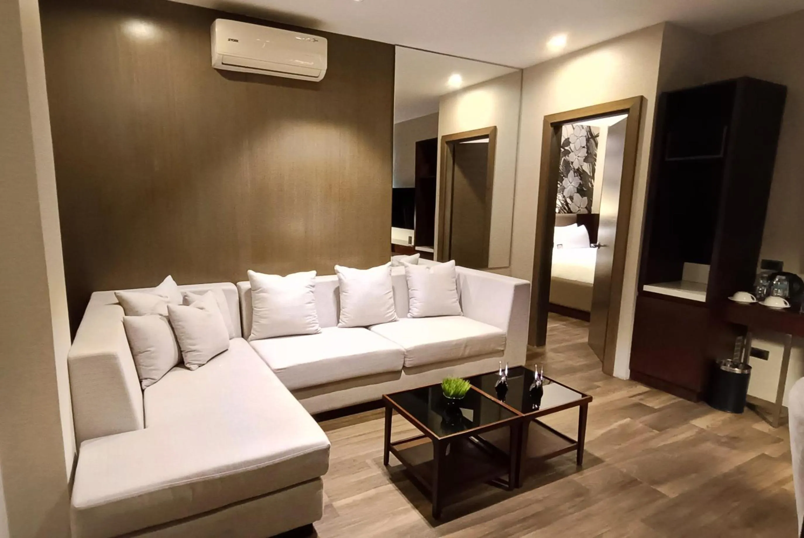 The Henry Hotel Roost Bacolod