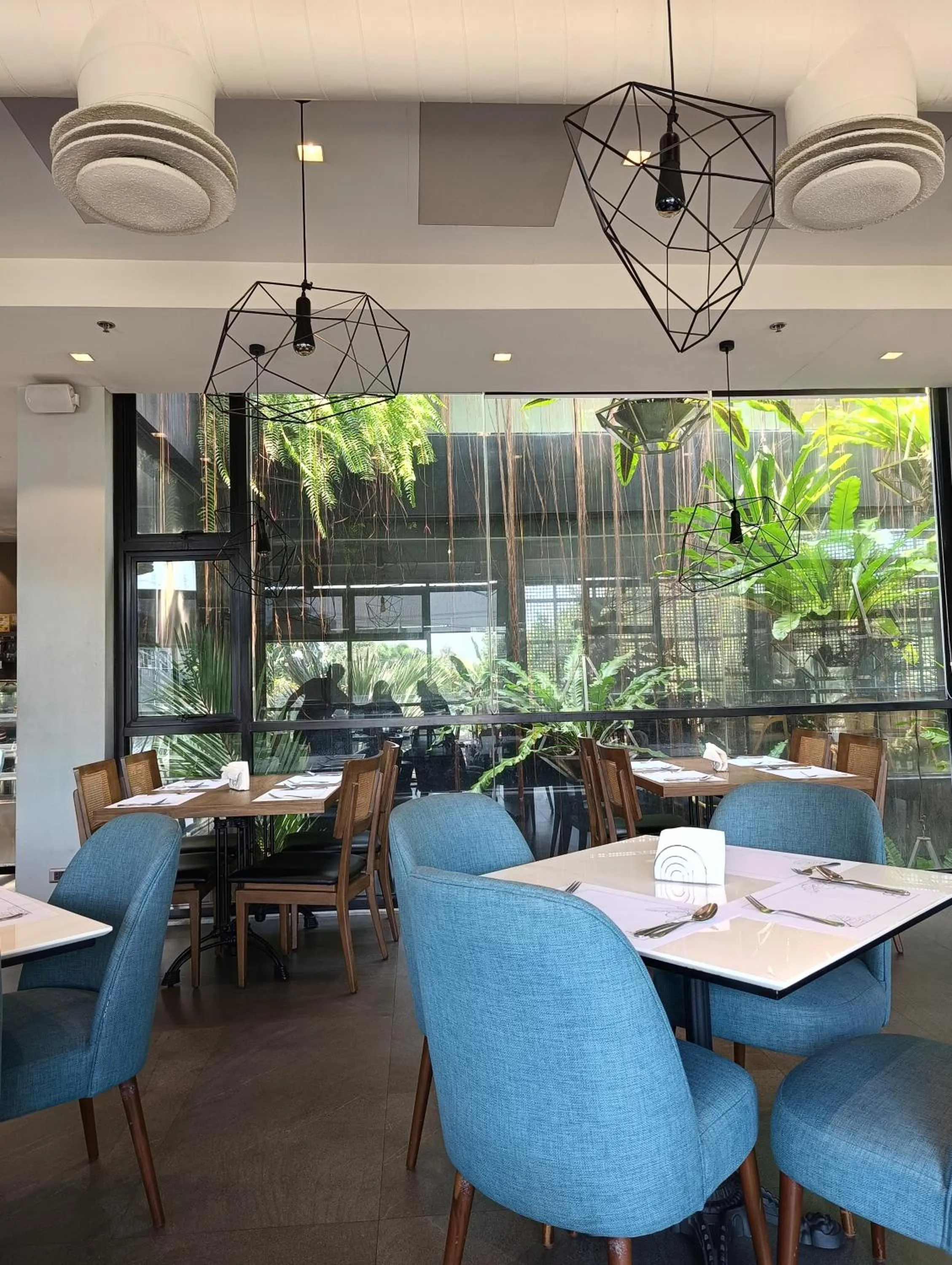 Restaurant/places to eat in The Henry Hotel Roost Bacolod