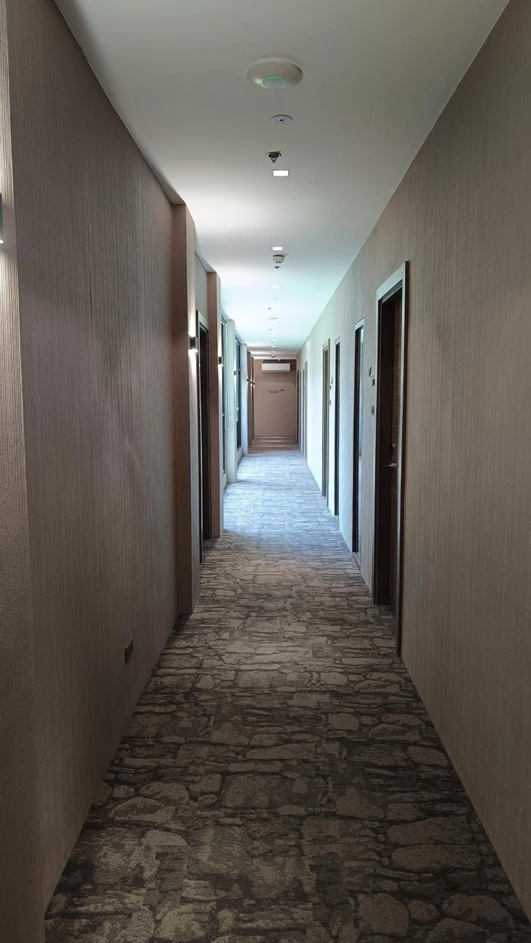 The Henry Hotel Roost Bacolod