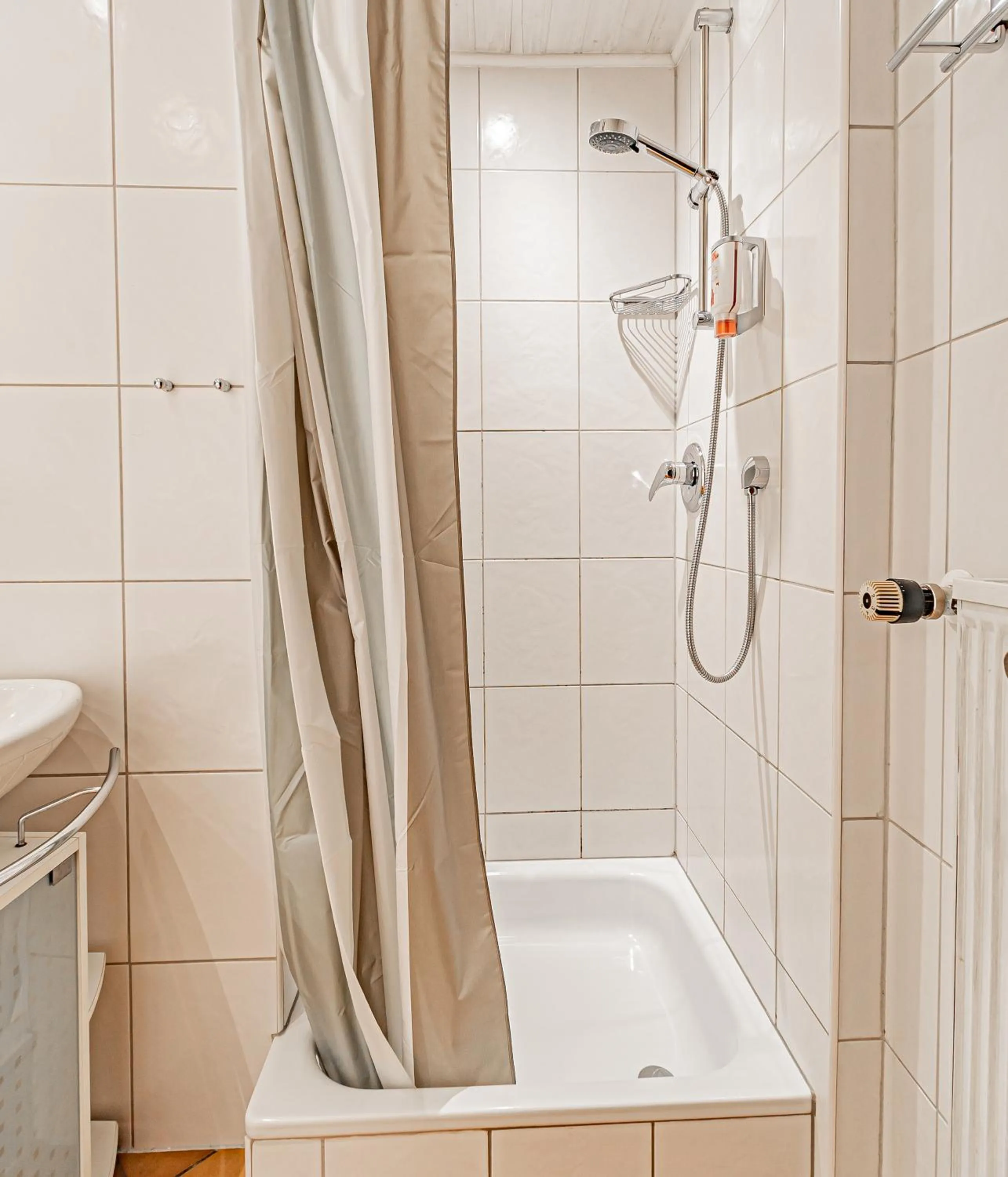 Bathroom in Johannishof Wein-Café & Gästehaus