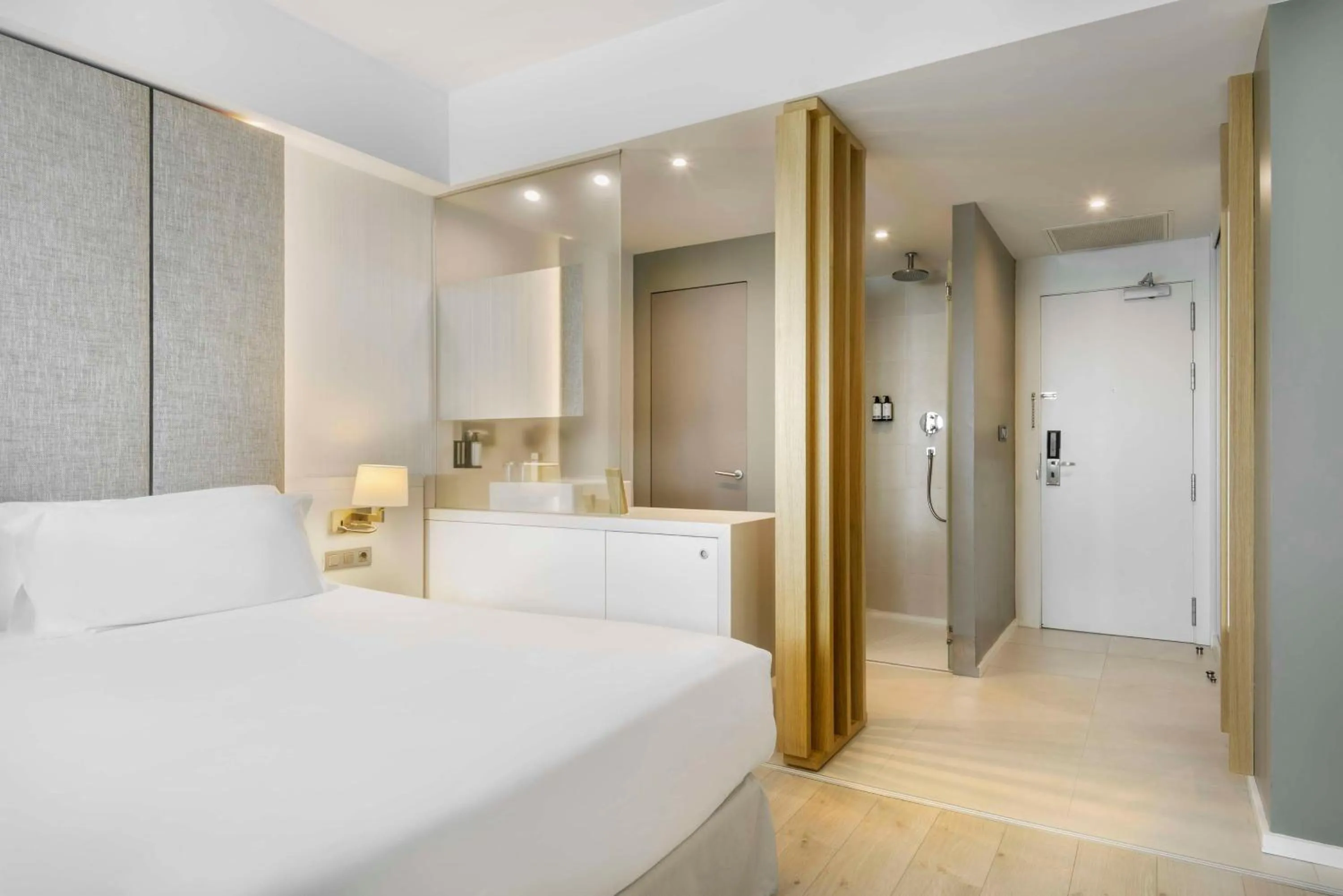 Bedroom, Bed in Occidental Bilbao