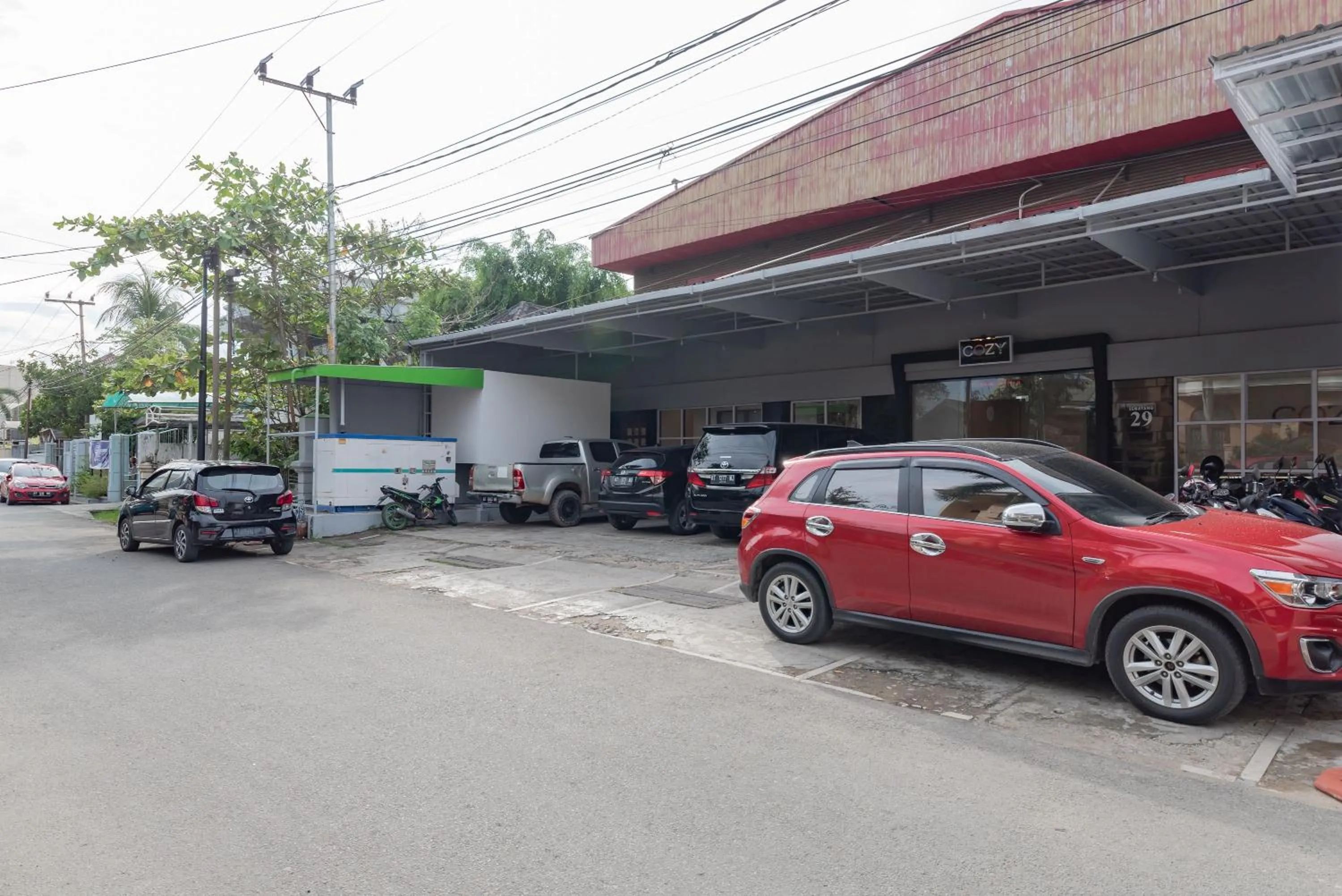 Parking in Urbanview Hotel Cozy Samarinda by RedDoorz