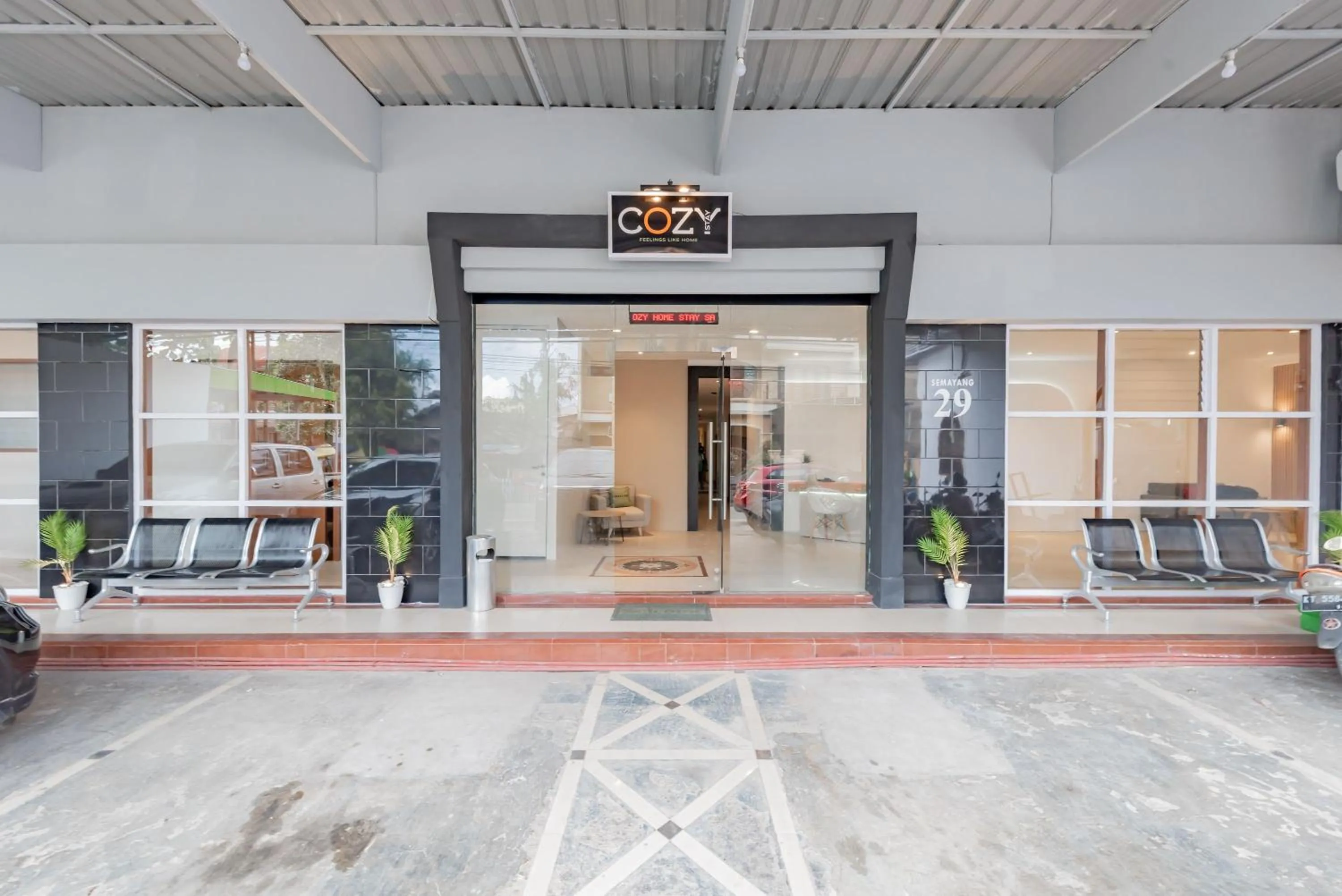 Facade/entrance in Urbanview Hotel Cozy Samarinda by RedDoorz